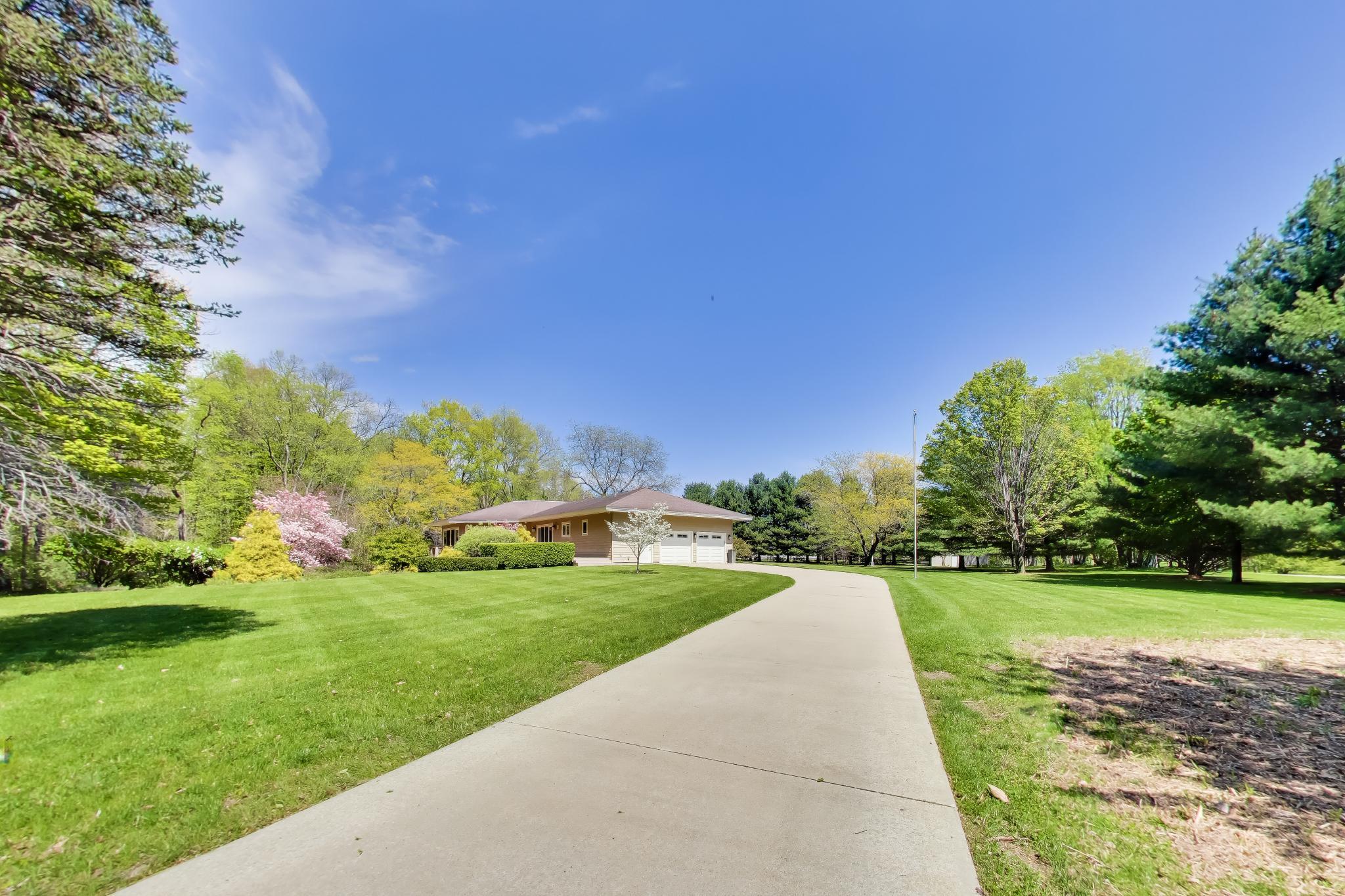 5499 Topanga Drive Coloma MI 49038