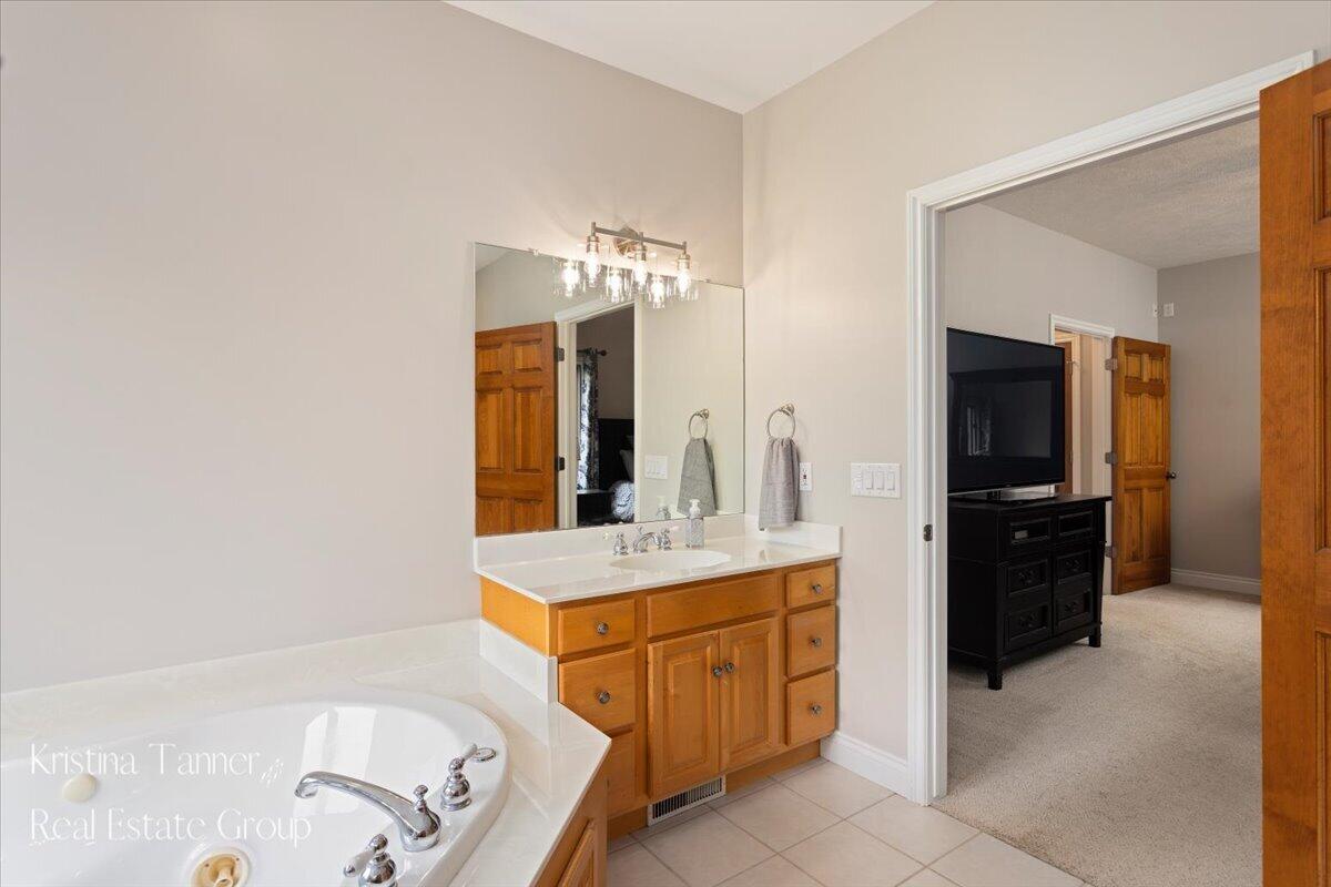 4797 Sunflower Ridge Drive NE Ada MI 49301