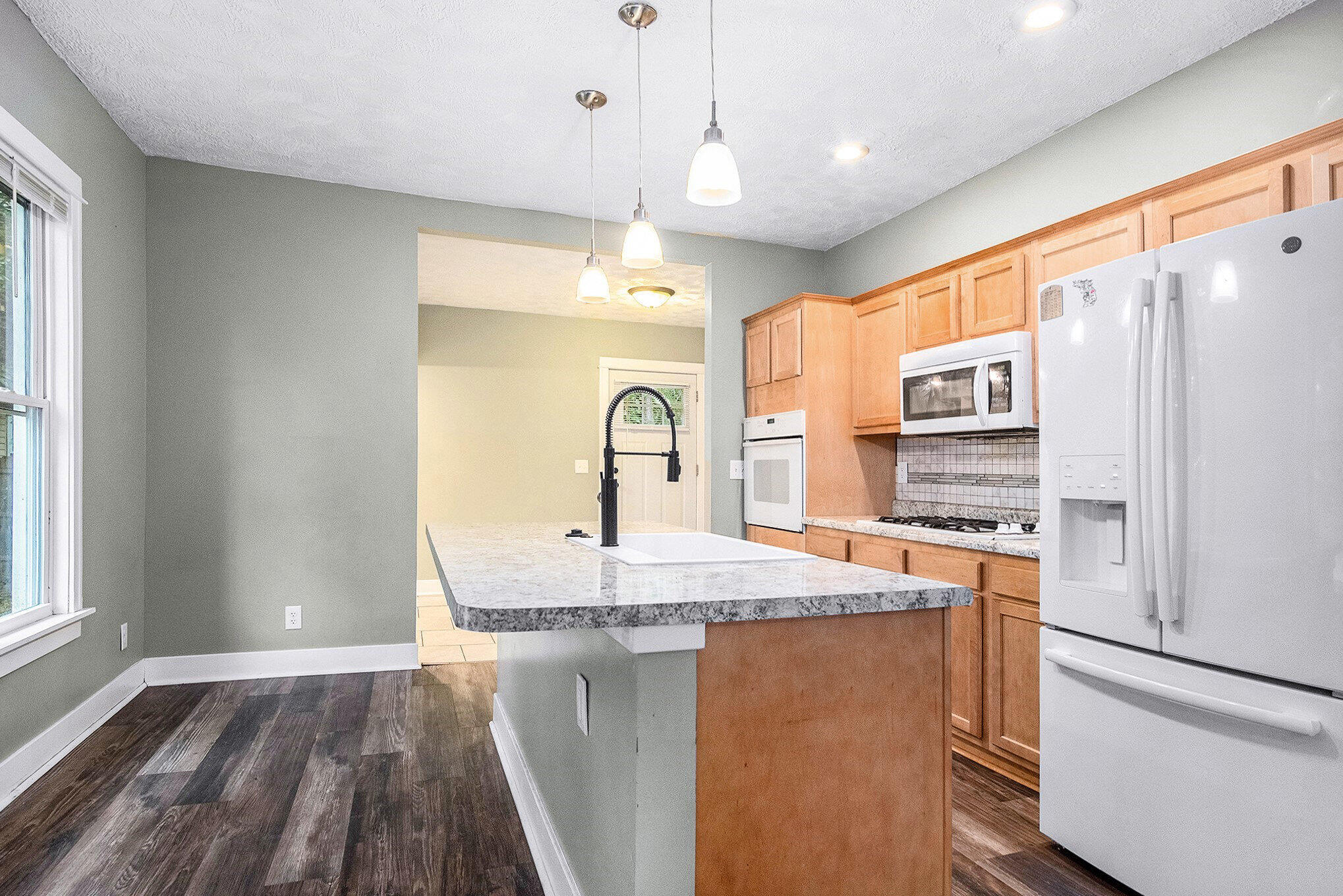 940 Eastern Avenue SE Grand Rapids MI 49507