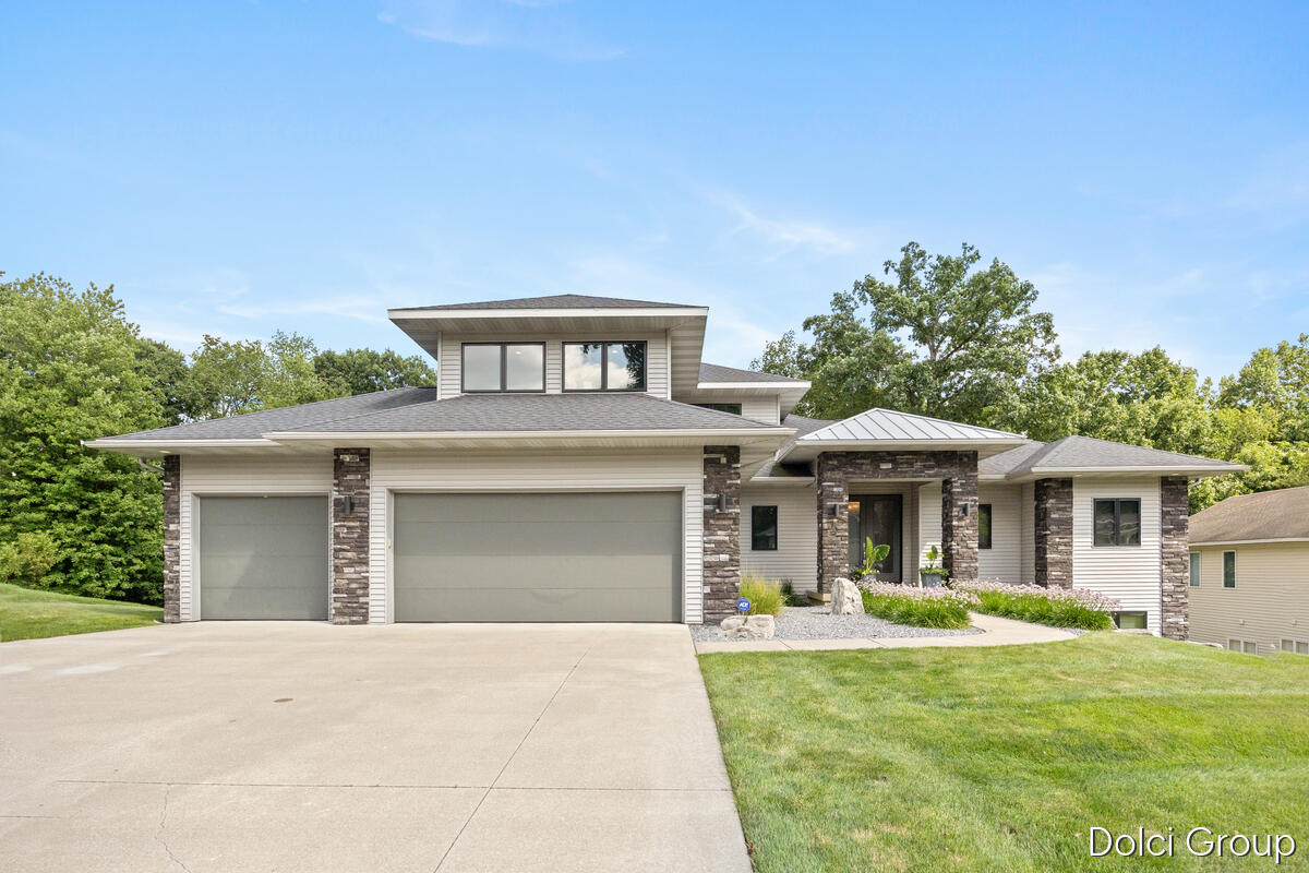 1978 Oak Hollow Road NW Grand Rapids MI 49504