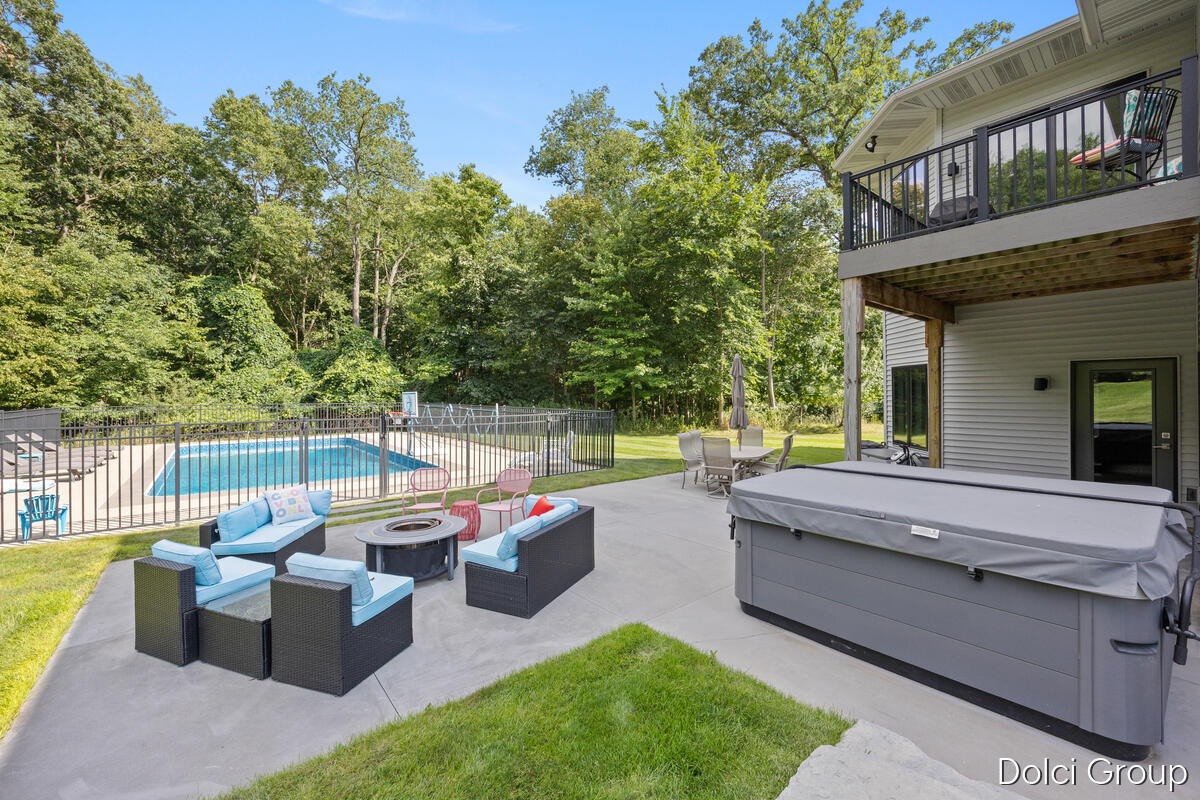 1978 Oak Hollow Road NW Grand Rapids MI 49504