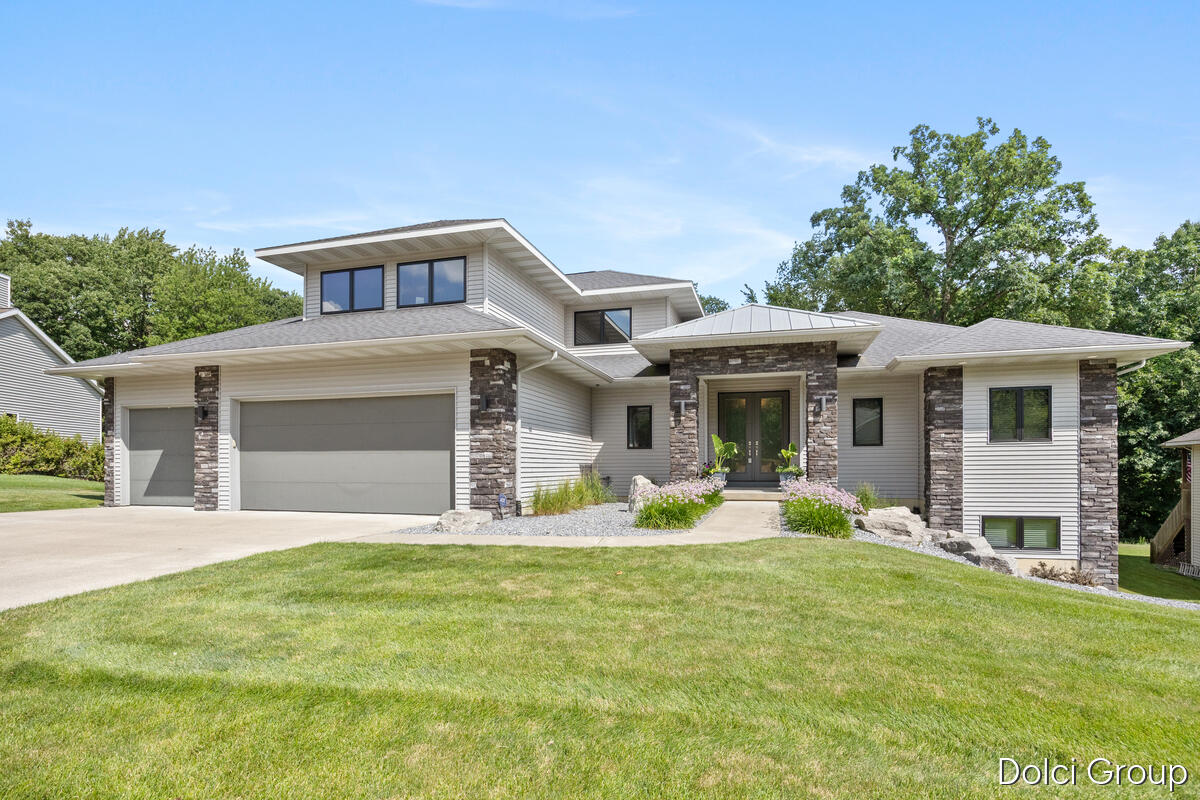 1978 Oak Hollow Road NW Grand Rapids MI 49504