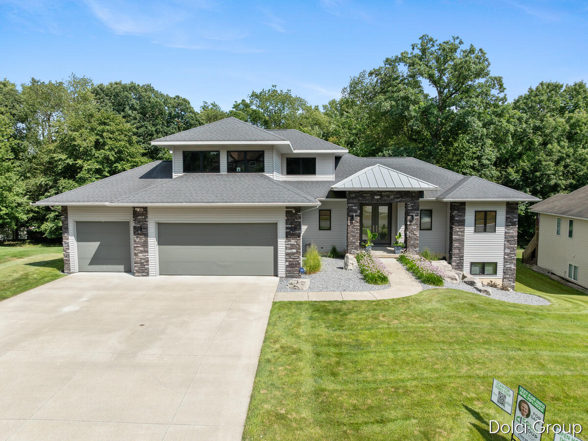 1978 Oak Hollow Road NW Grand Rapids MI 49504