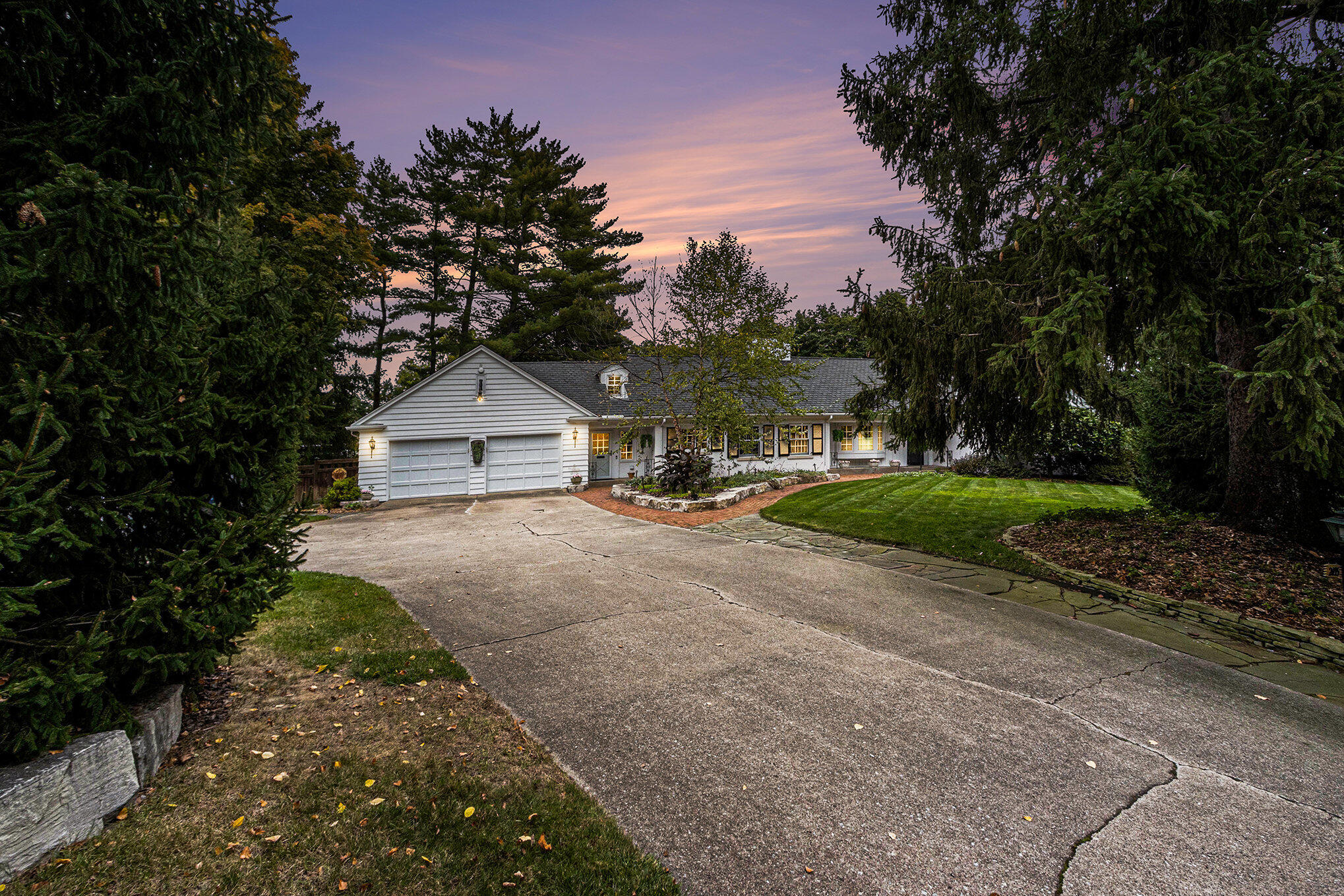 2433 Oakland Drive Kalamazoo MI 49008