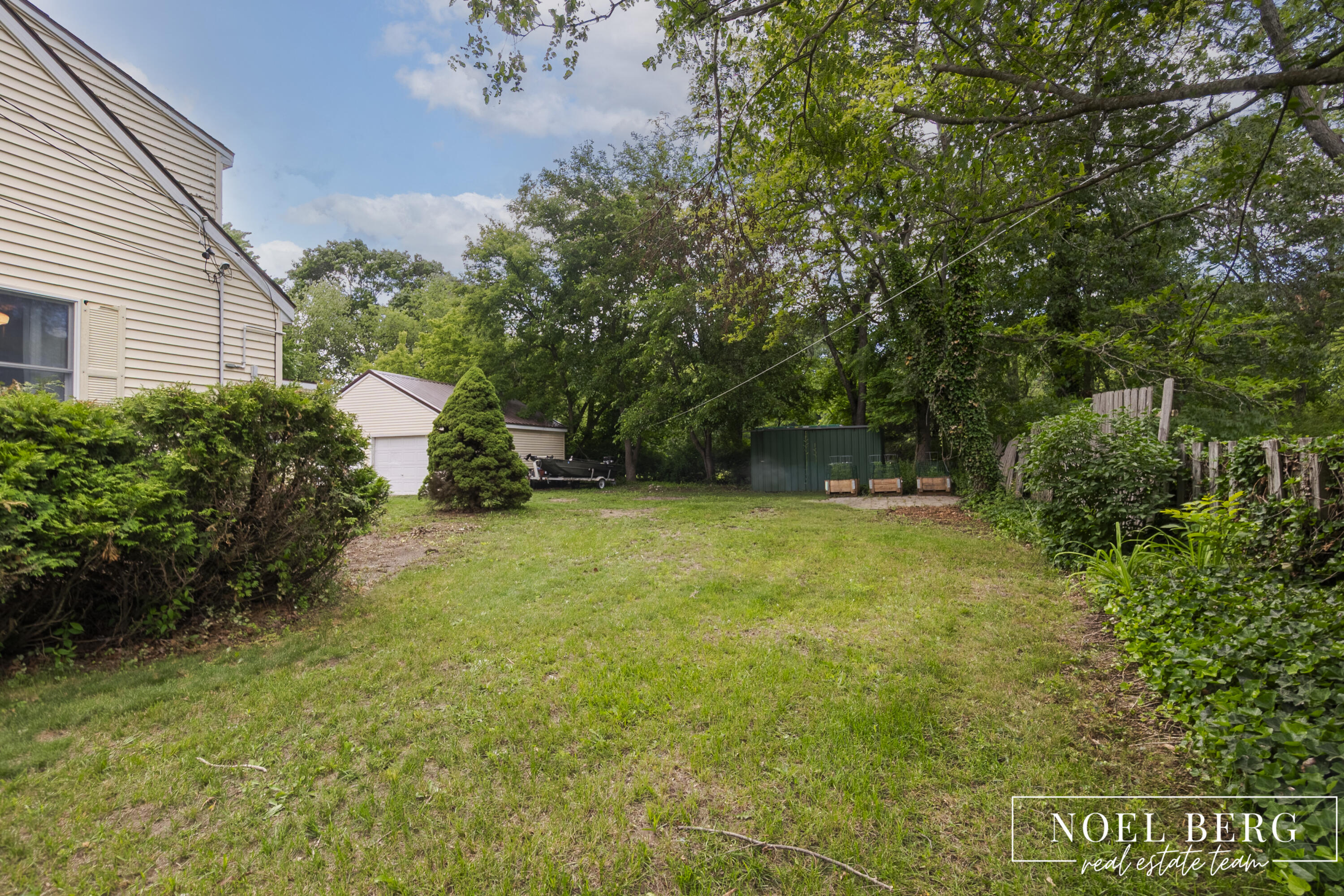 1965 Woodward Street Muskegon MI 49442