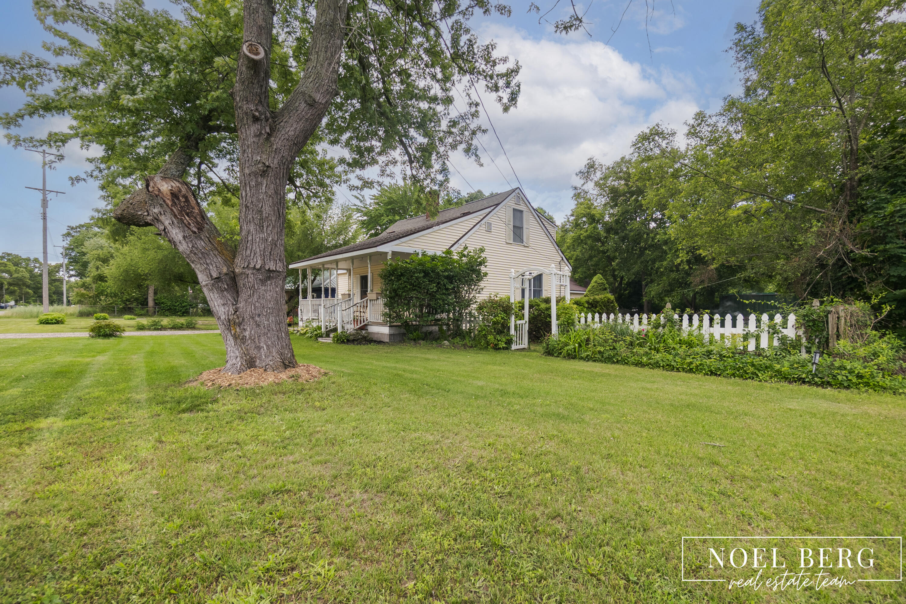 1965 Woodward Street Muskegon MI 49442