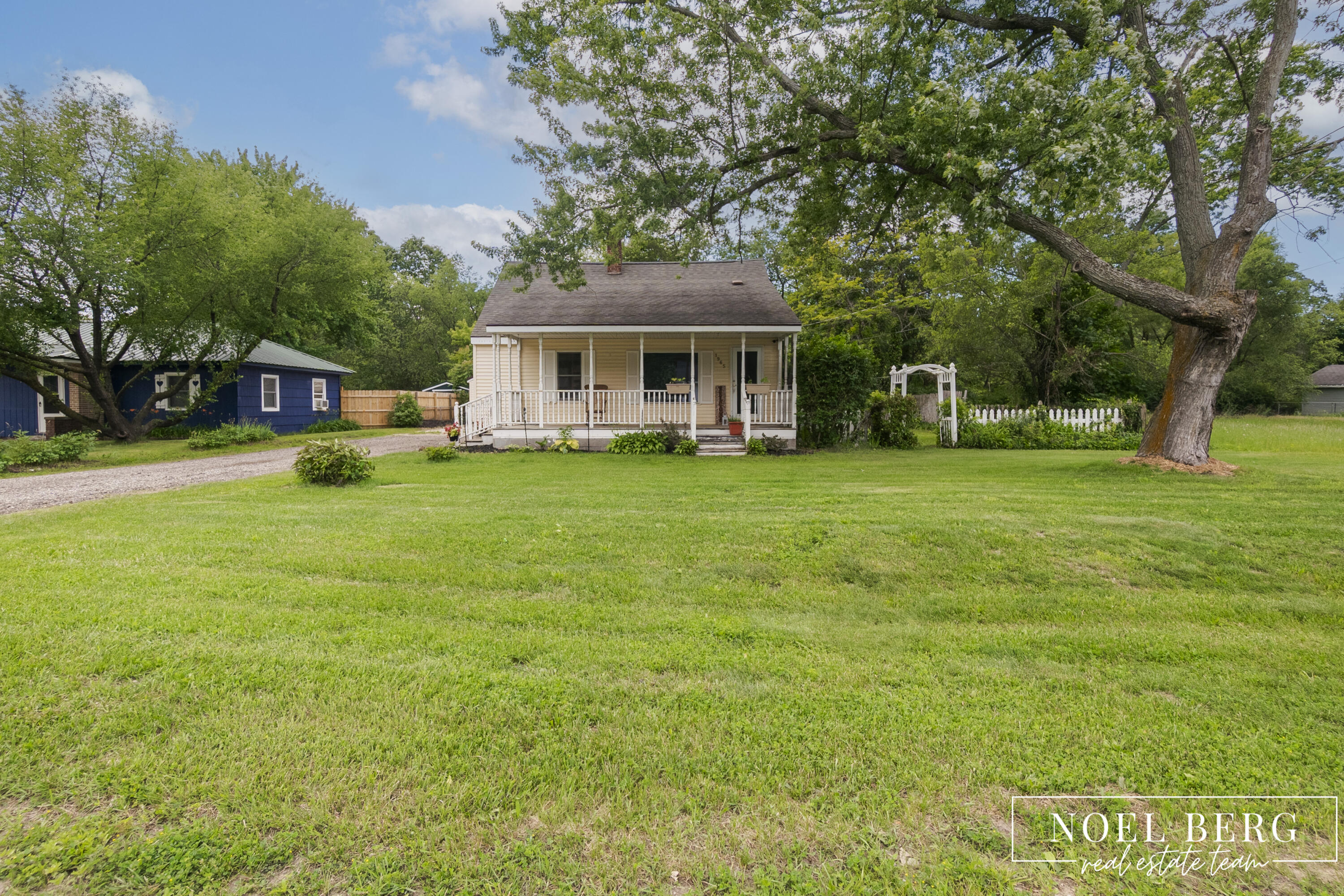 1965 Woodward Street Muskegon MI 49442
