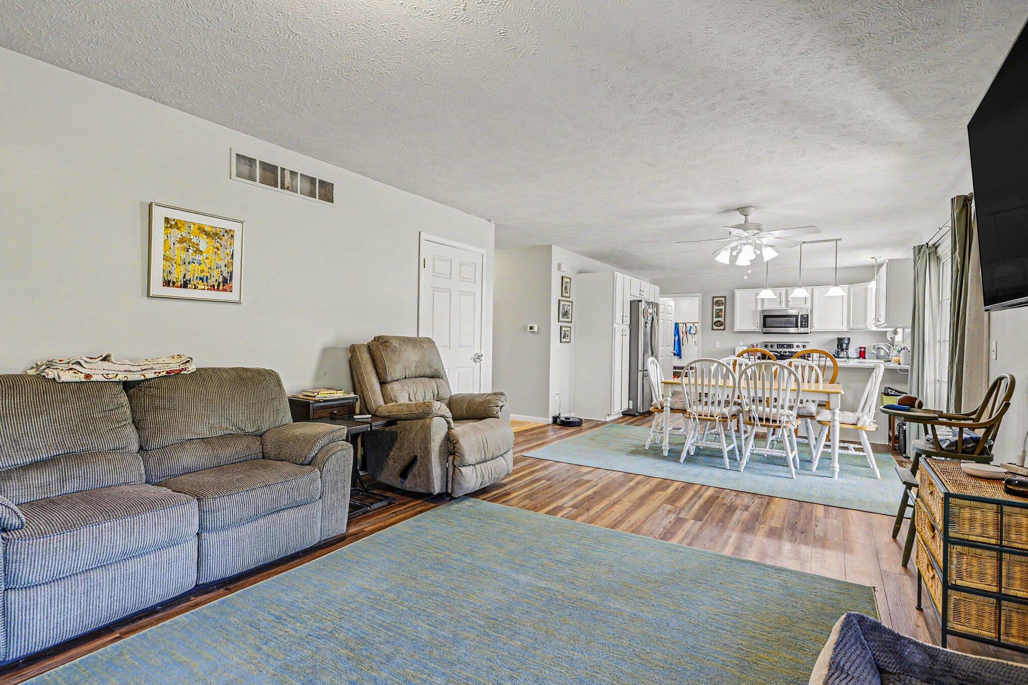 22680 Davis Lake Street Edwardsburg MI 49112