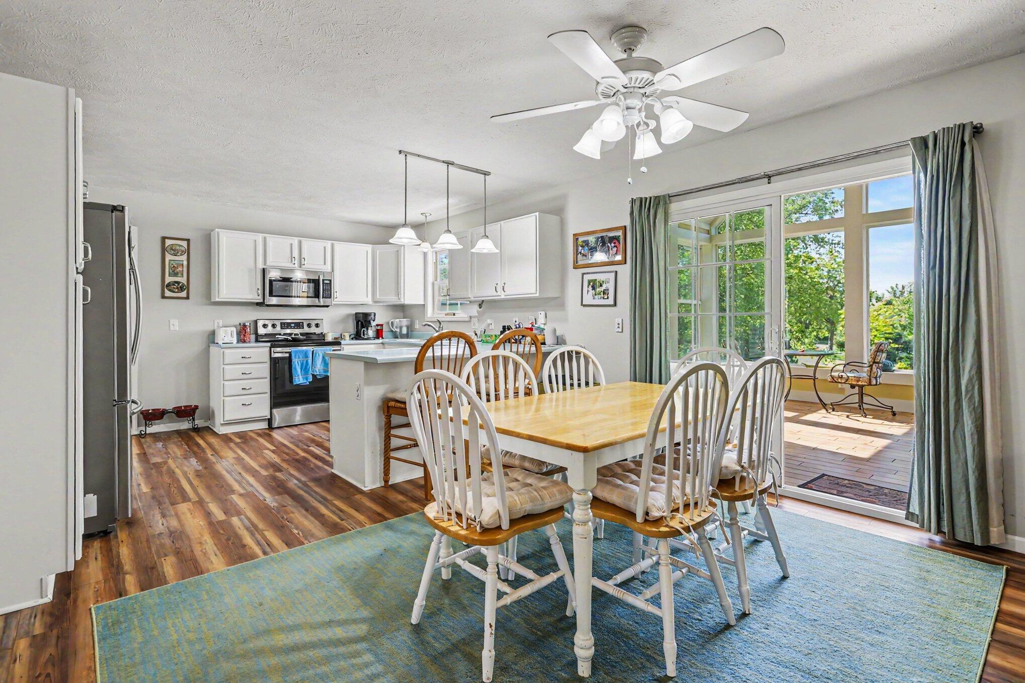 22680 Davis Lake Street Edwardsburg MI 49112