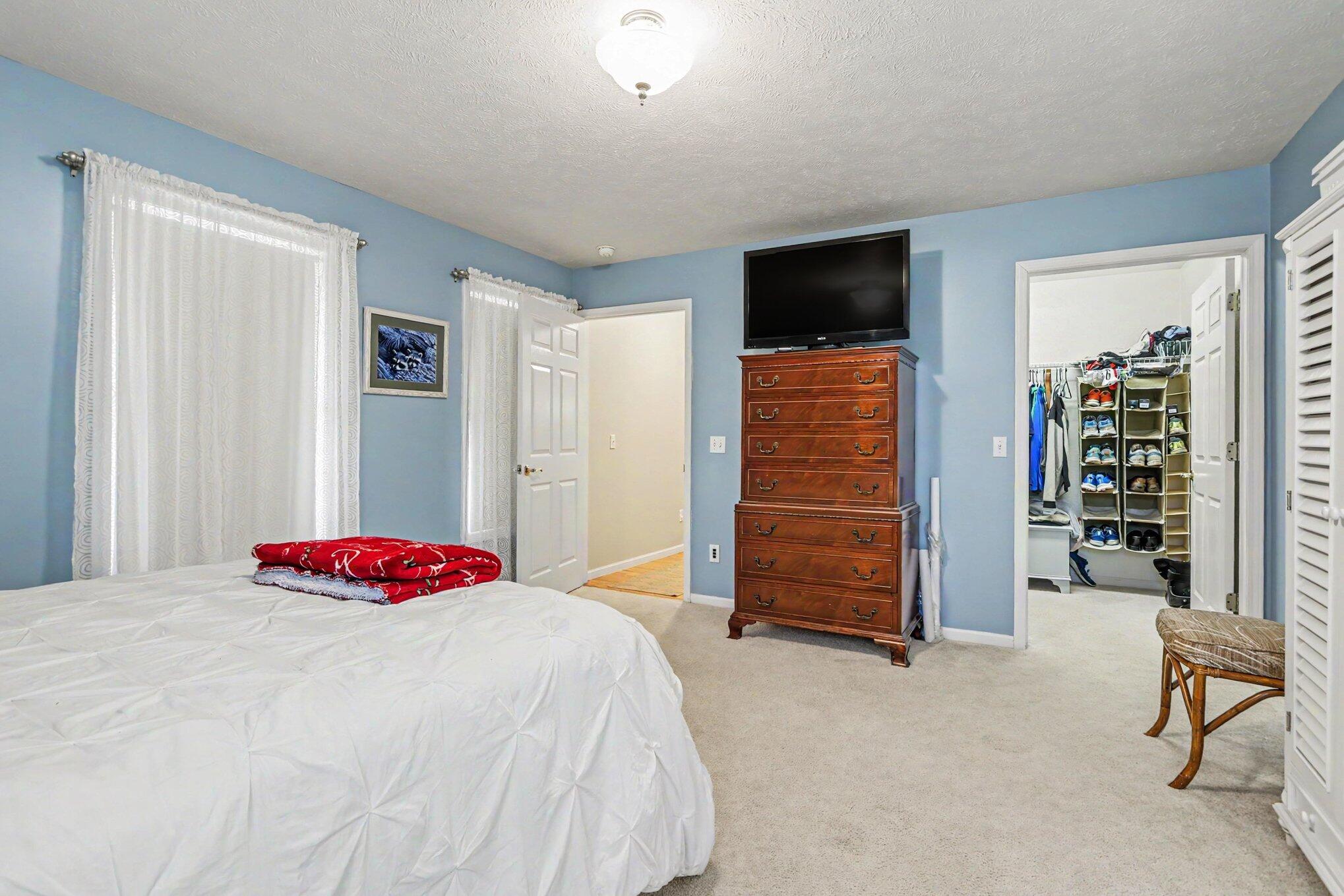 22680 Davis Lake Street Edwardsburg MI 49112