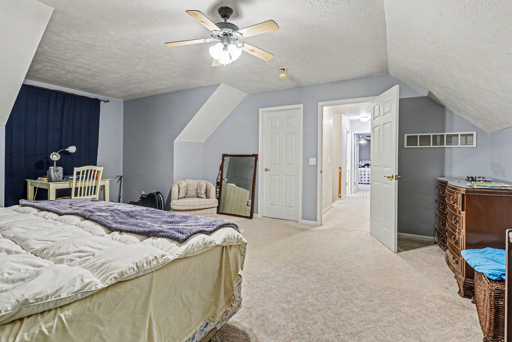 22680 Davis Lake Street Edwardsburg MI 49112