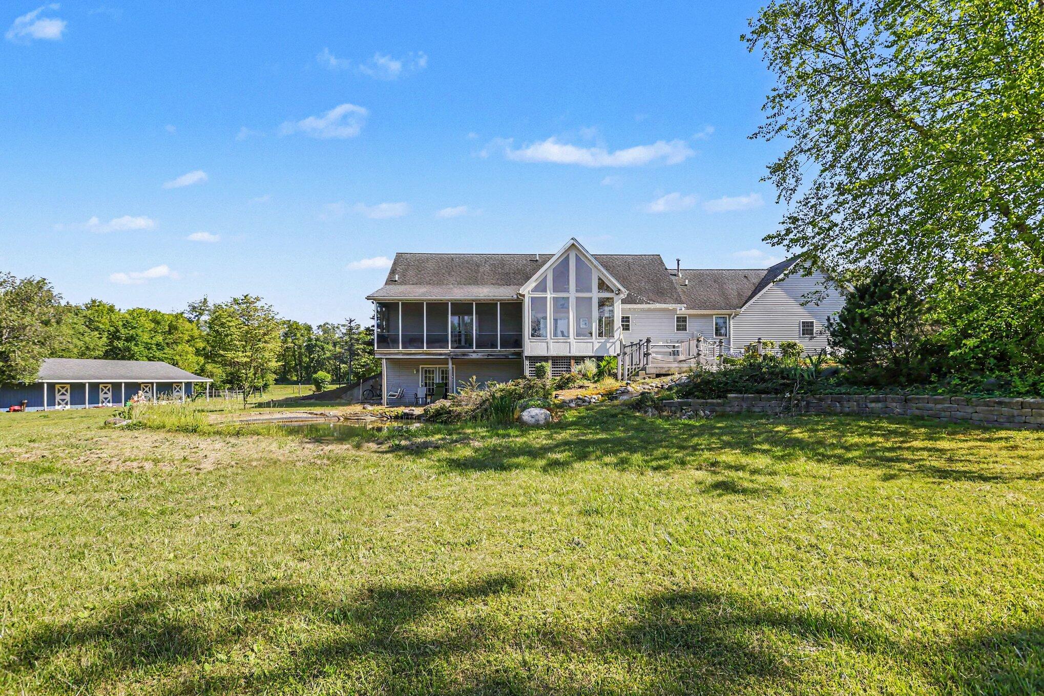 22680 Davis Lake Street Edwardsburg MI 49112