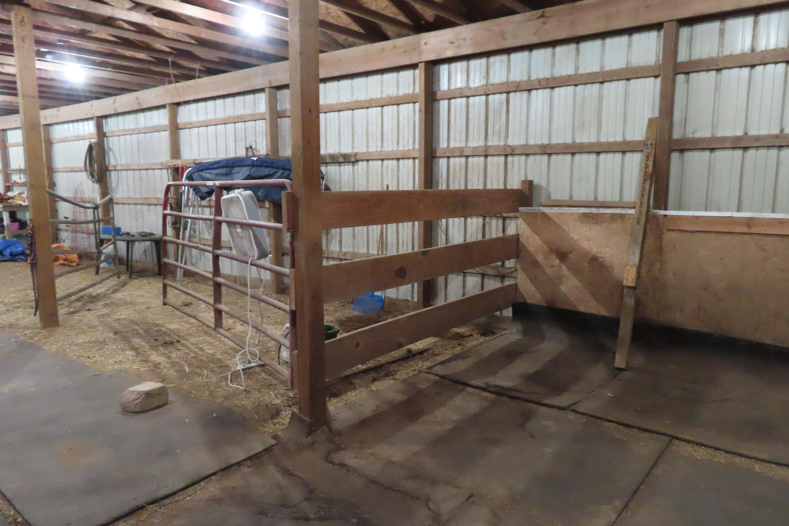22680 Davis Lake Street Edwardsburg MI 49112