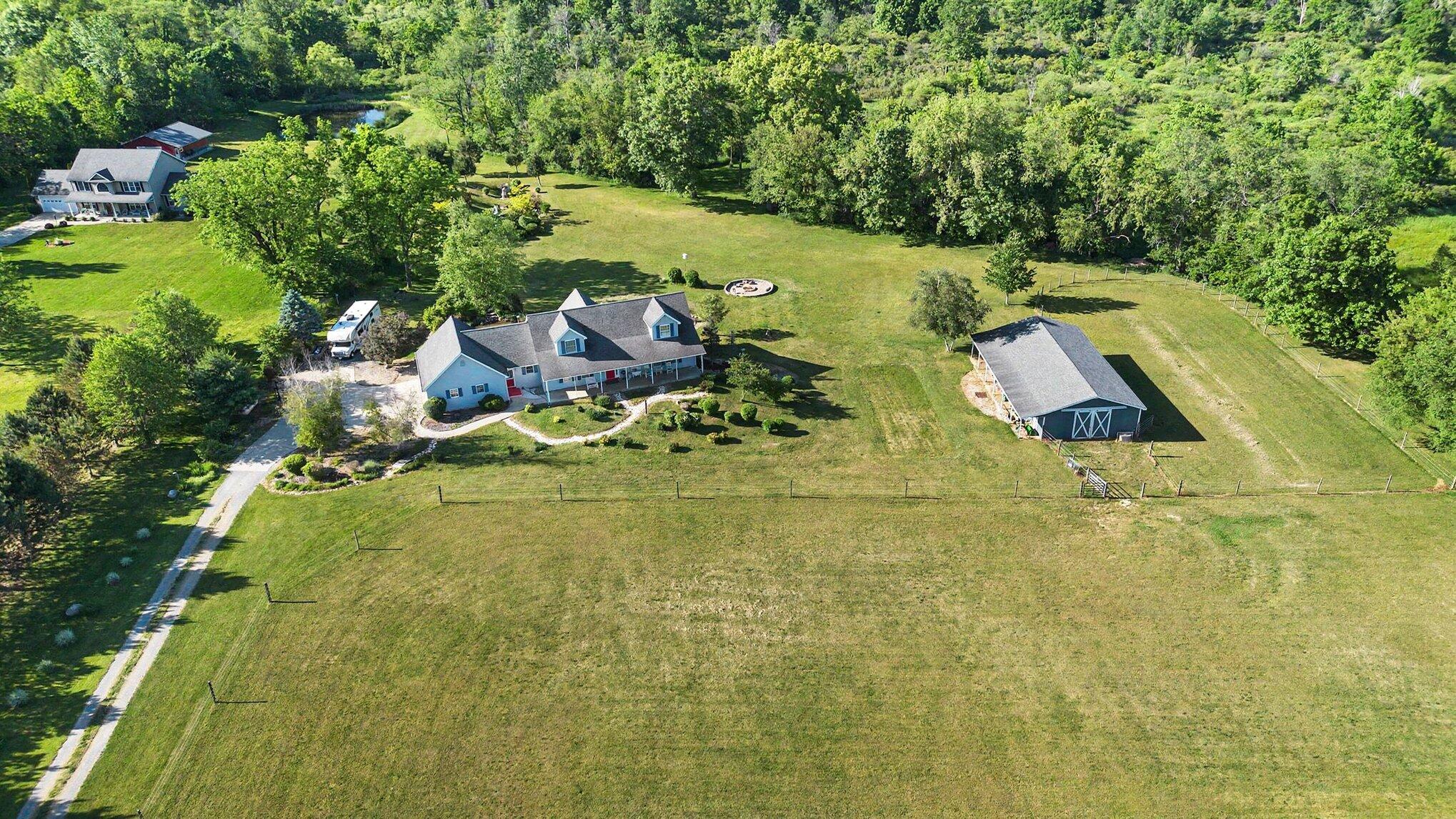 22680 Davis Lake Street Edwardsburg MI 49112