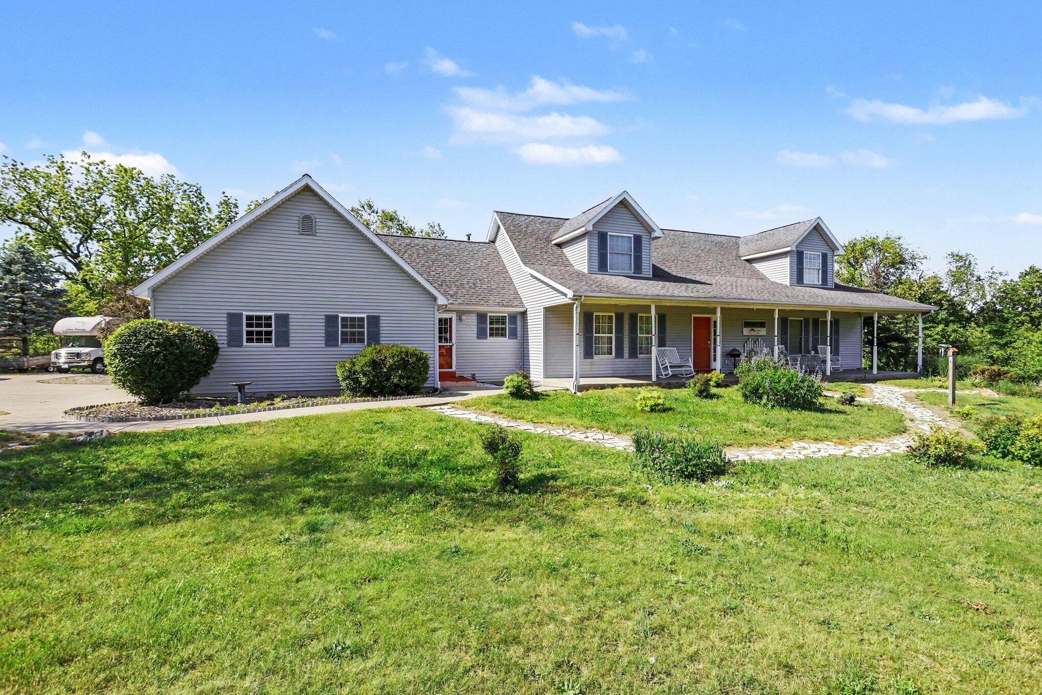 22680 Davis Lake Street Edwardsburg MI 49112