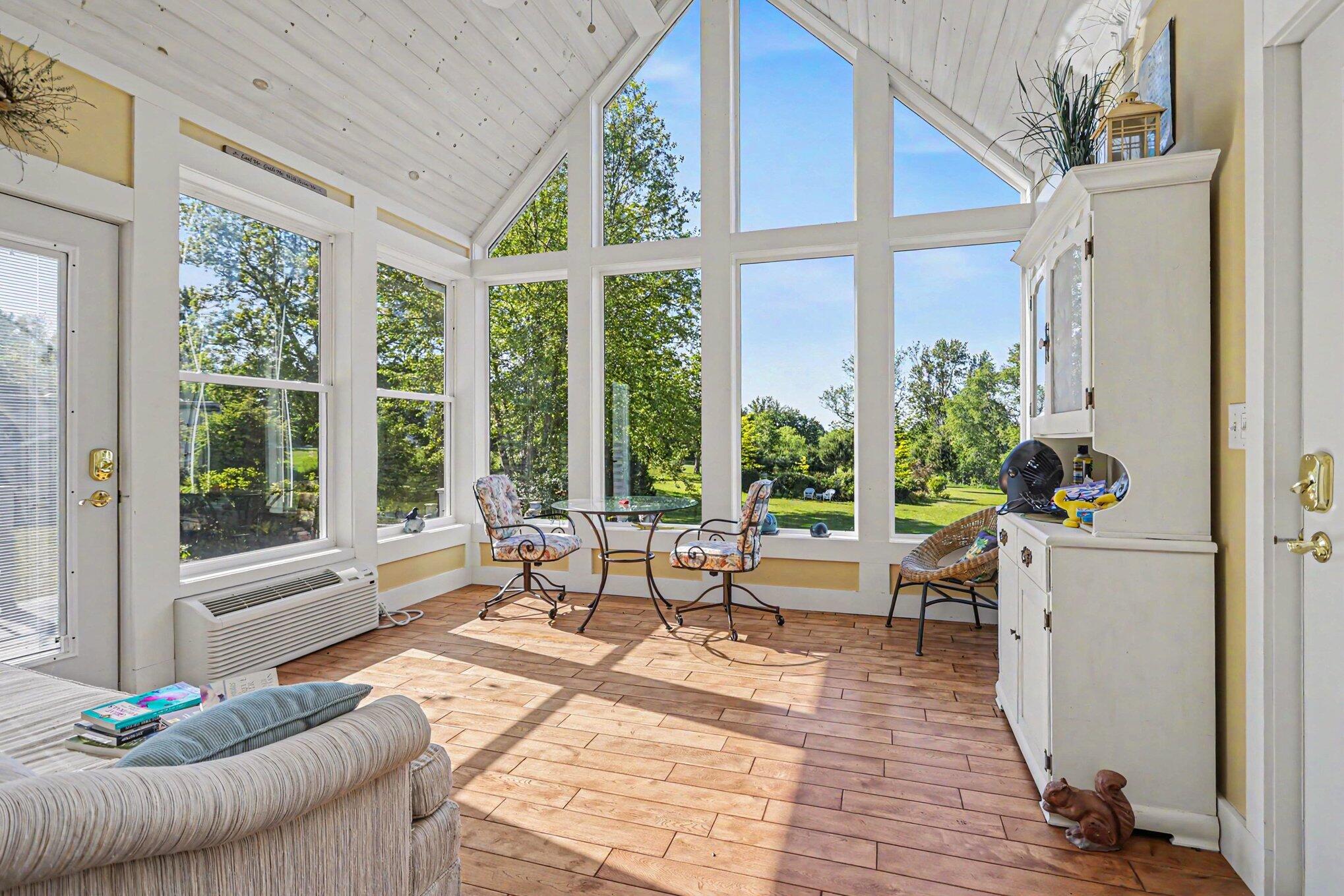 22680 Davis Lake Street Edwardsburg MI 49112