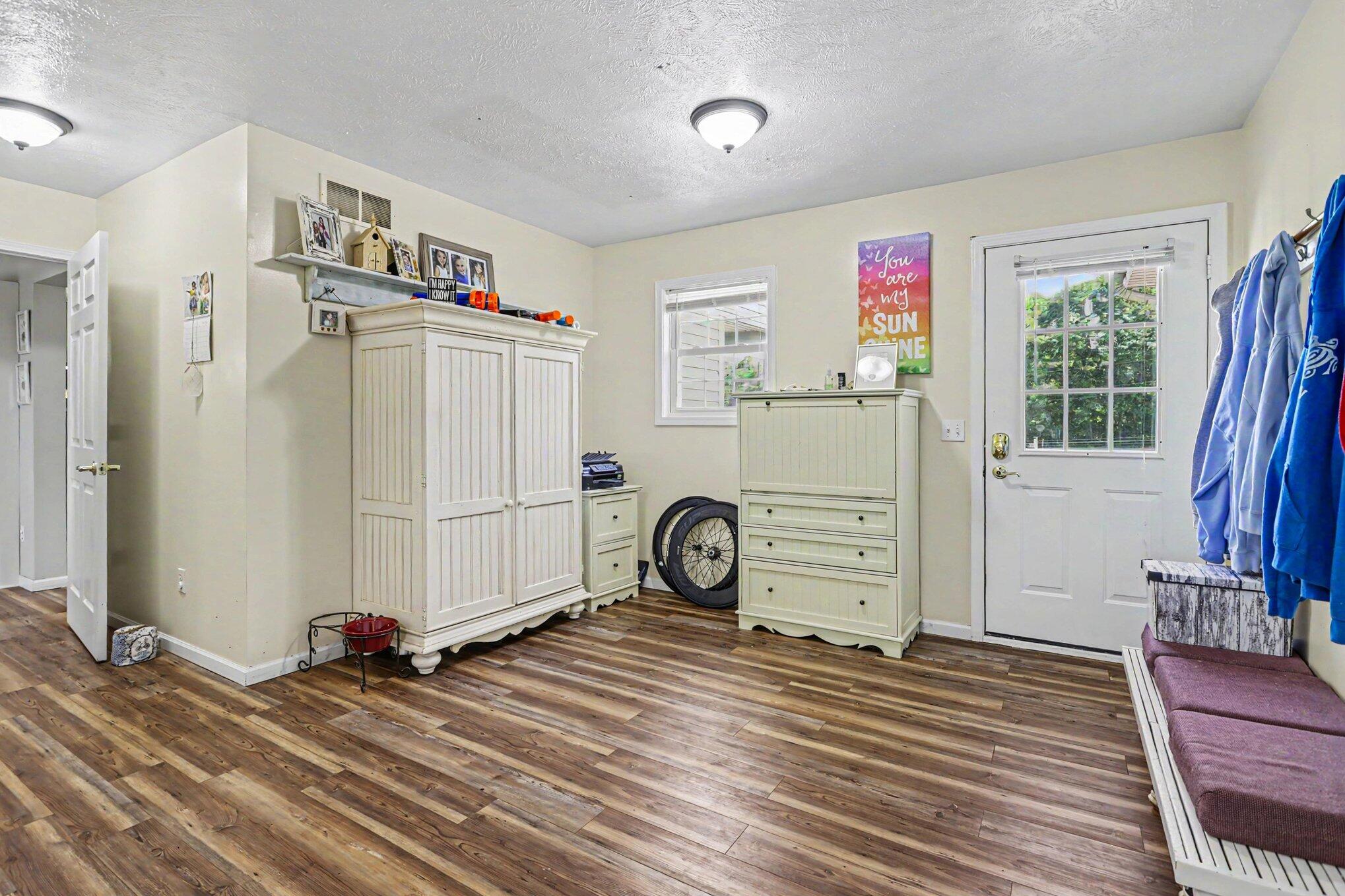 22680 Davis Lake Street Edwardsburg MI 49112