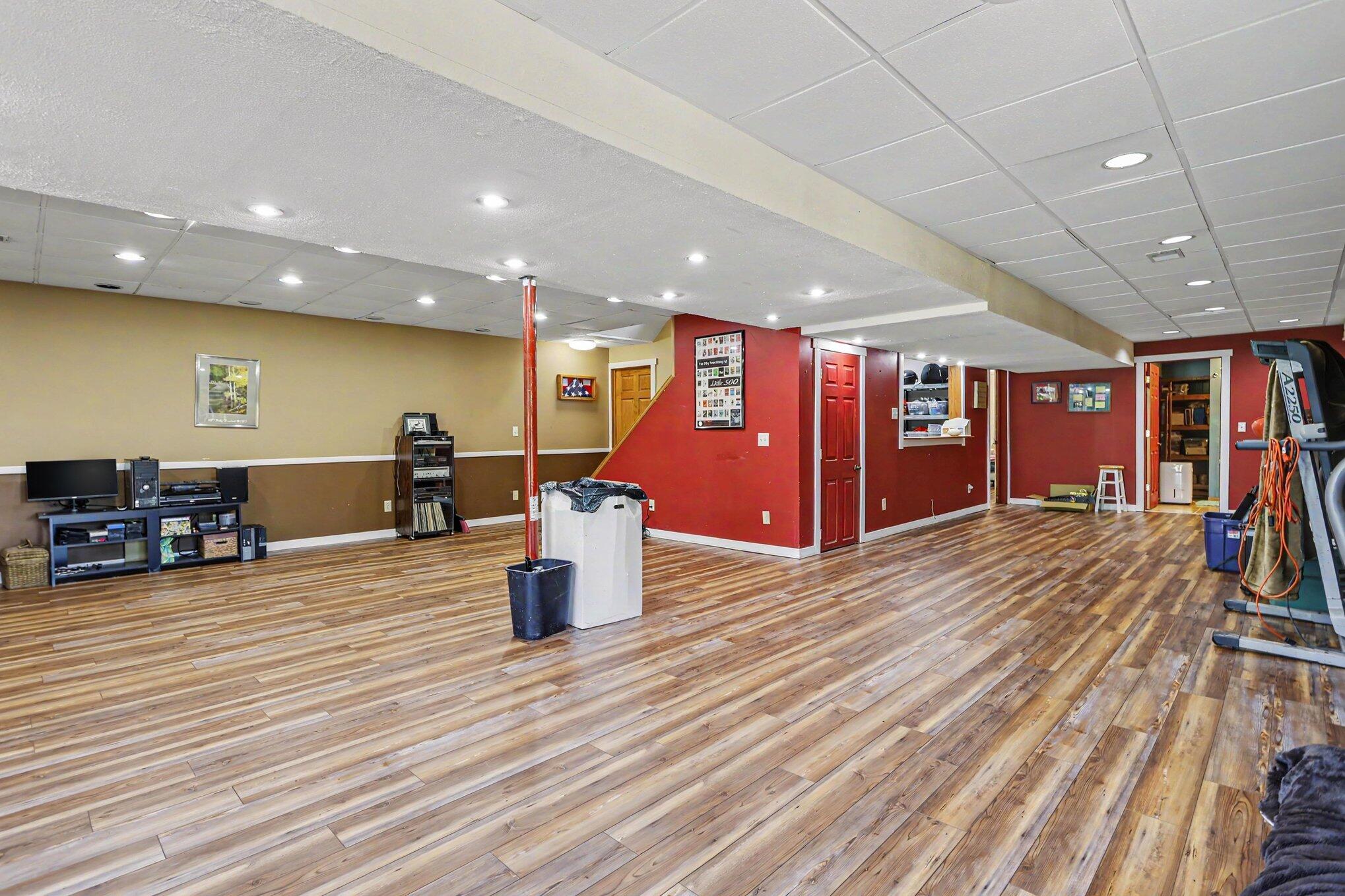22680 Davis Lake Street Edwardsburg MI 49112