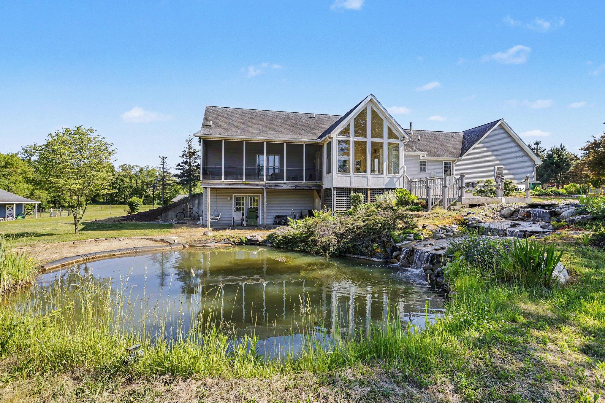 22680 Davis Lake Street Edwardsburg MI 49112