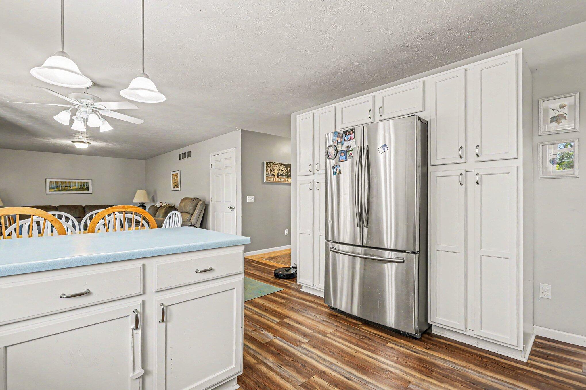 22680 Davis Lake Street Edwardsburg MI 49112