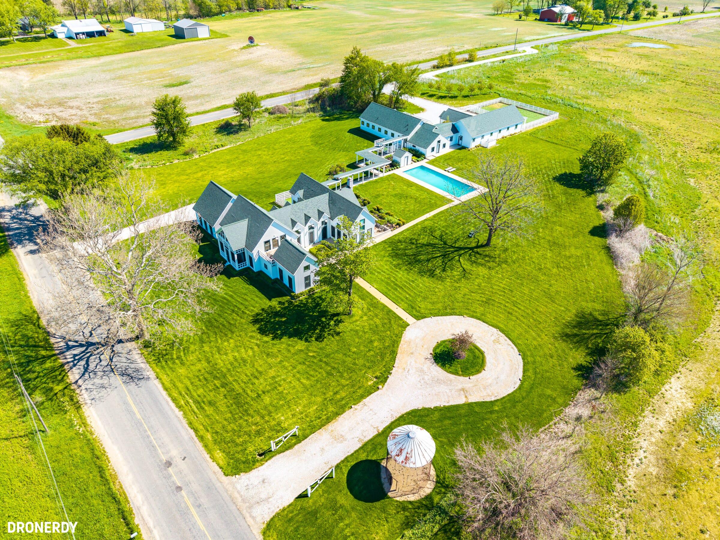 15337 Pardee Road Galien MI 49113