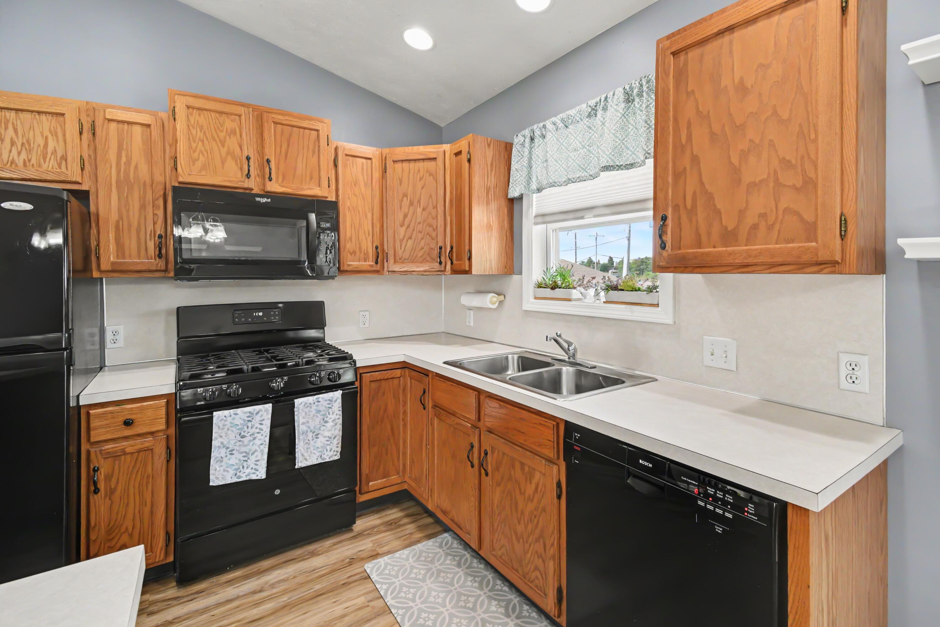 421 Macomb Avenue NW Grand Rapids MI 49534