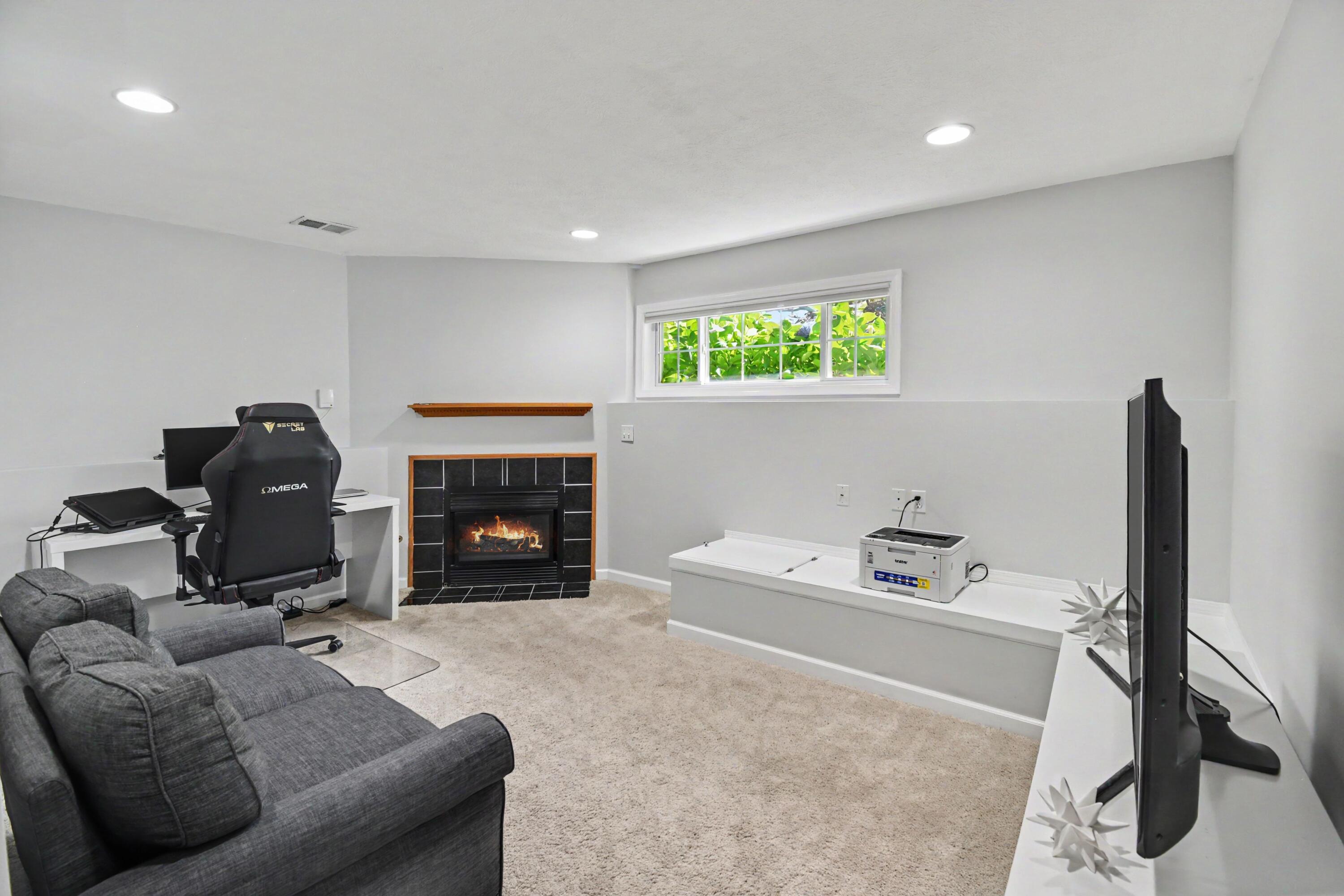421 Macomb Avenue NW Grand Rapids MI 49534