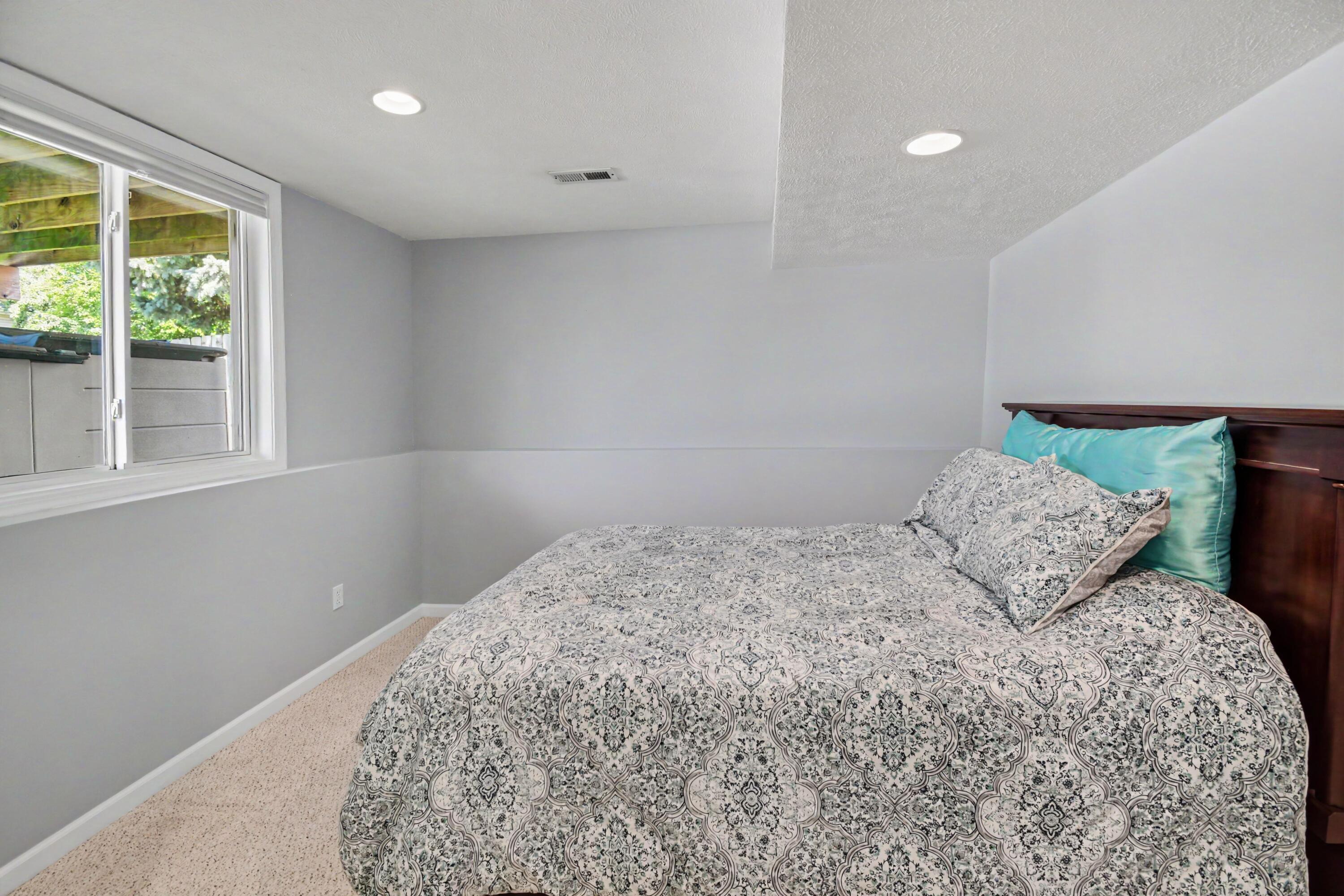 421 Macomb Avenue NW Grand Rapids MI 49534