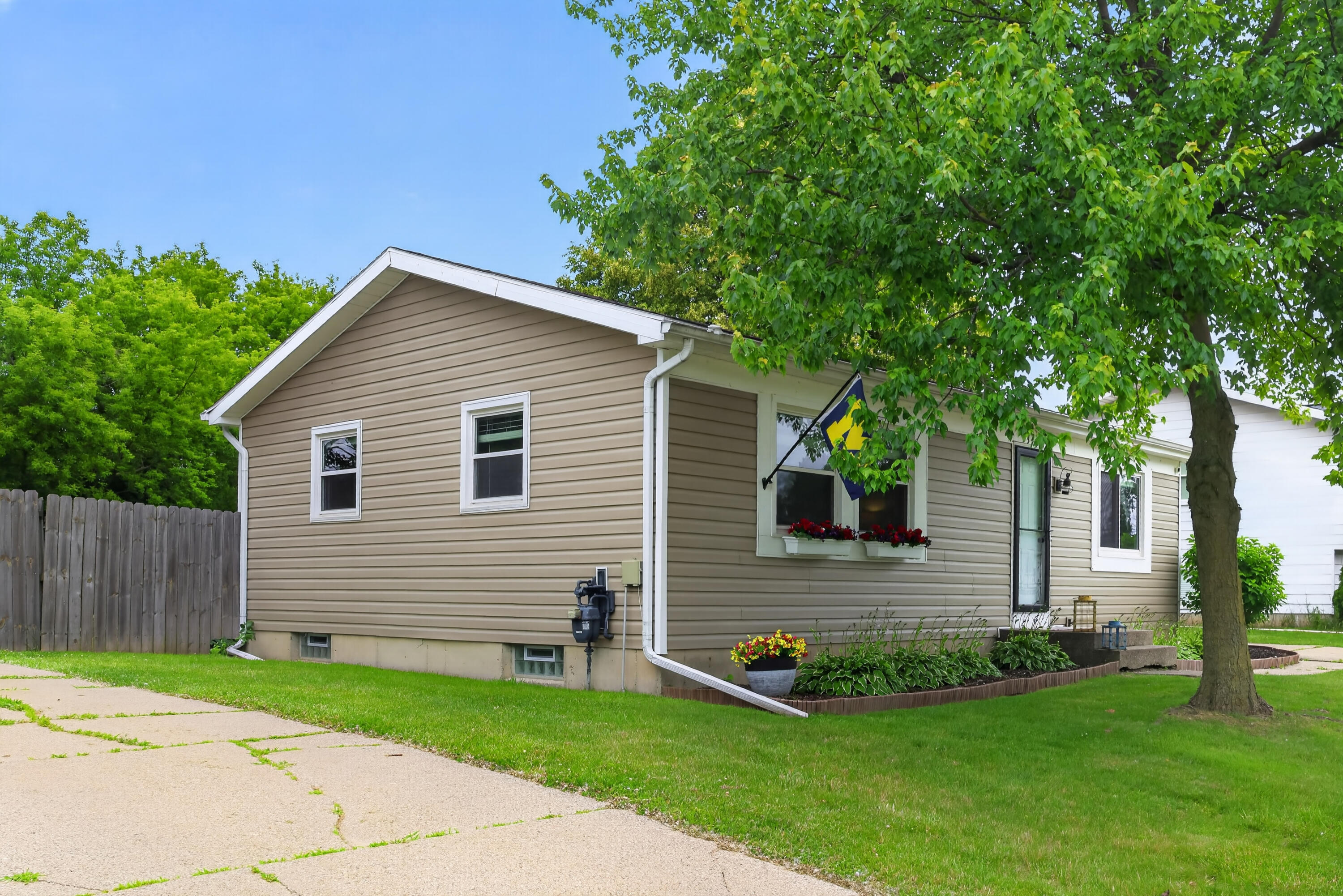 1371 Beckwith Avenue NE Grand Rapids MI 49505