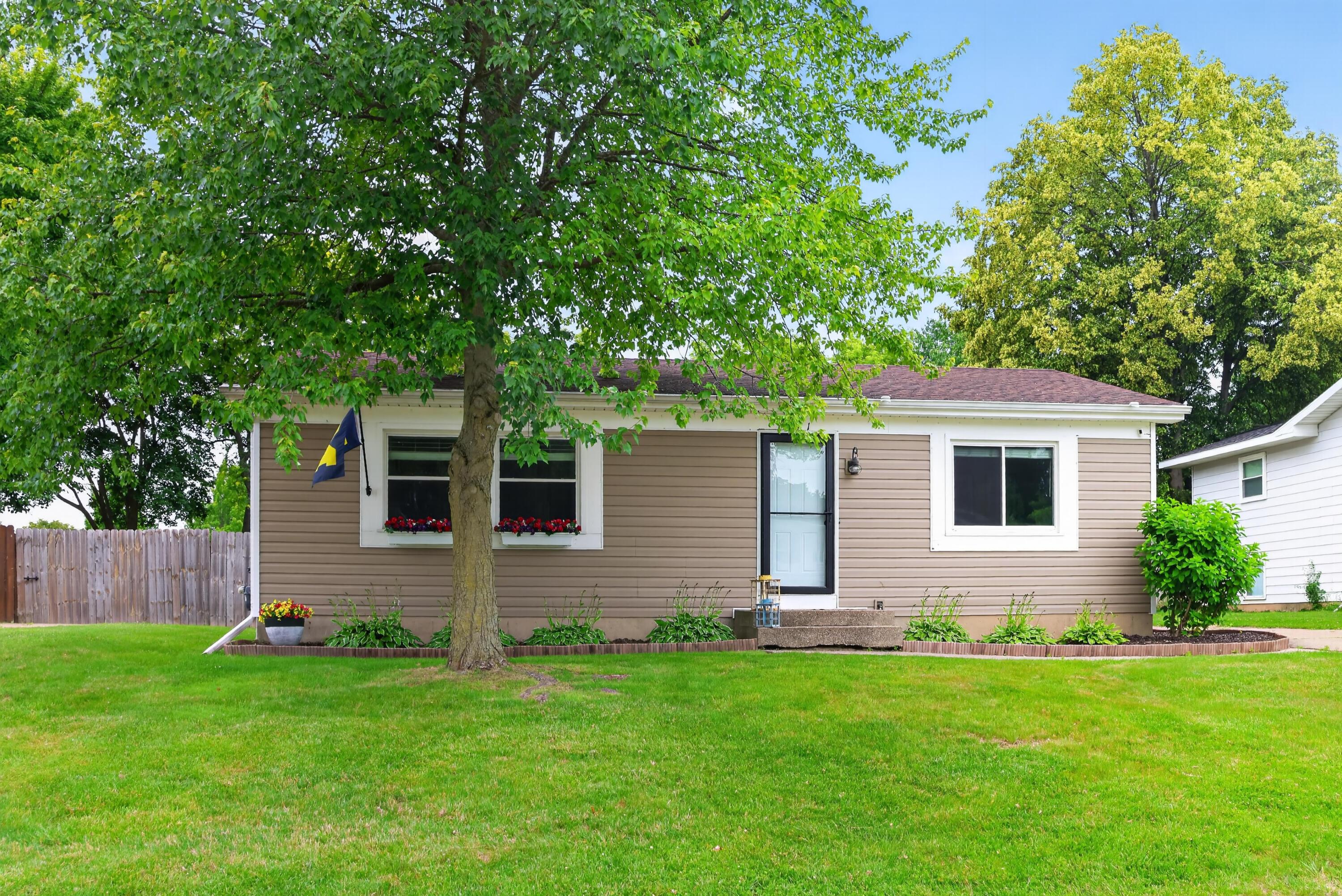 1371 Beckwith Avenue NE Grand Rapids MI 49505