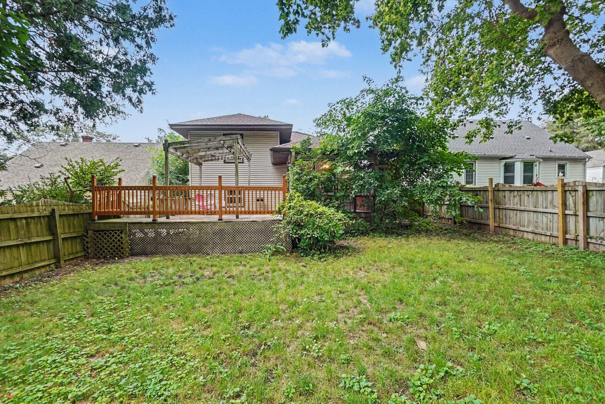 1220 SE Sylvan Avenue SE Grand Rapids MI 49506