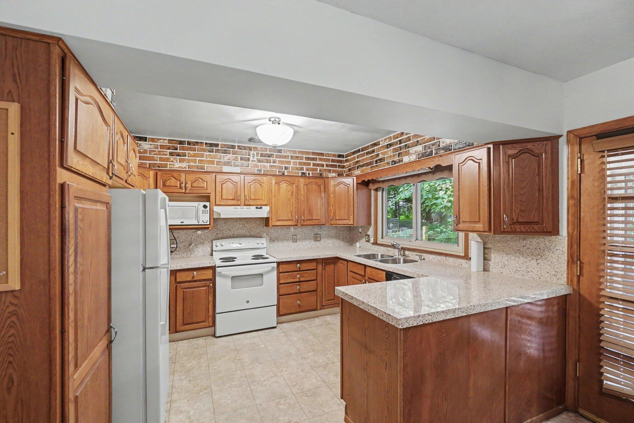 1220 SE Sylvan Avenue SE Grand Rapids MI 49506