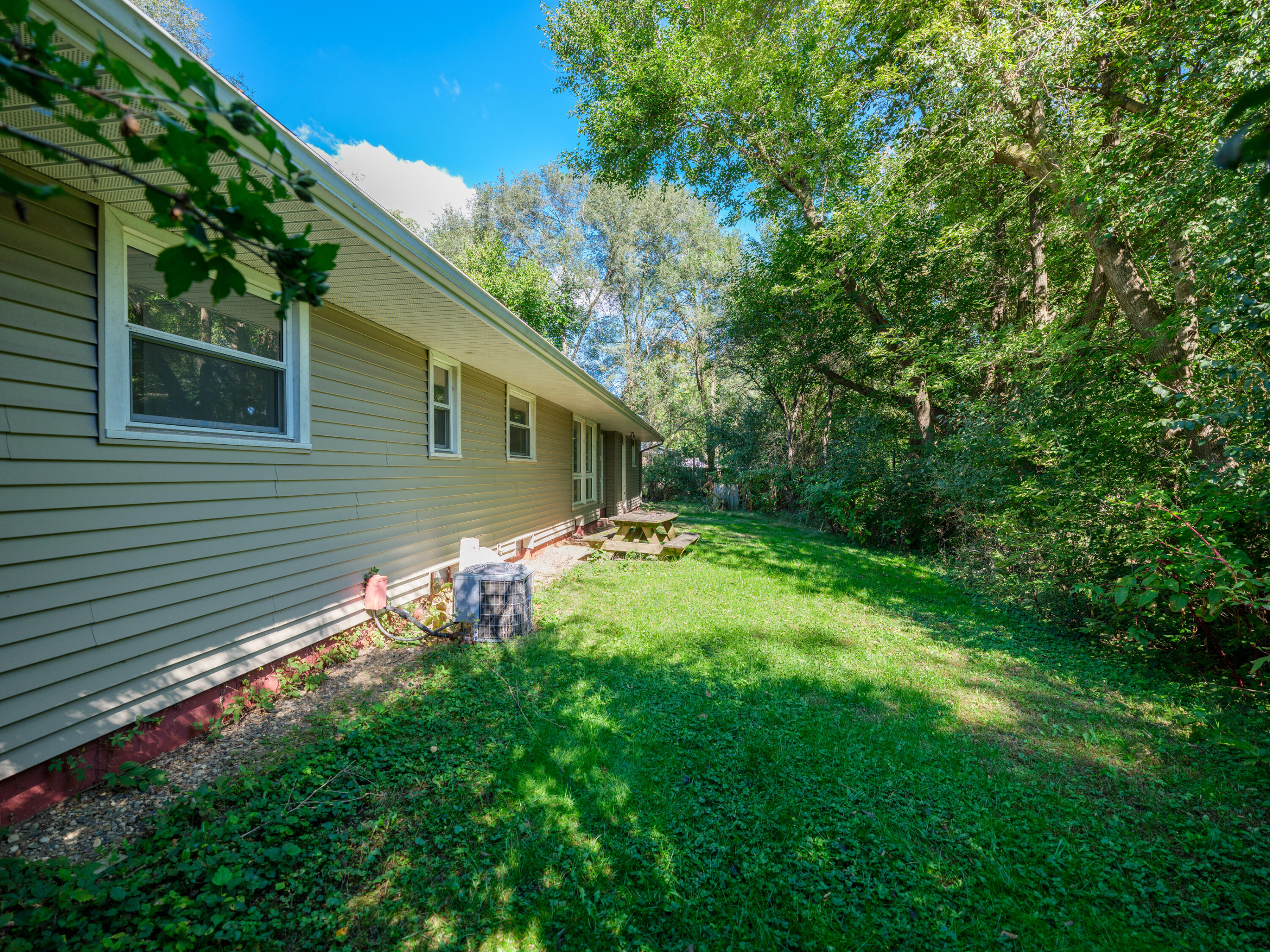 2906 Sunnycrest Drive Kalamazoo MI 49048