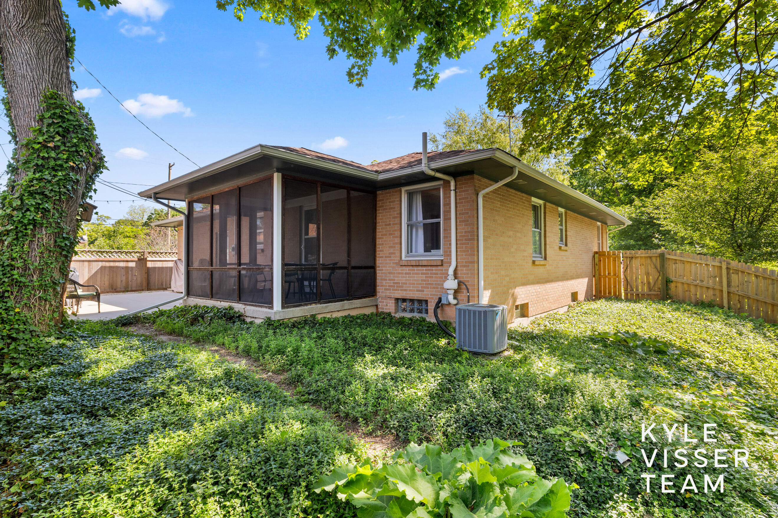805 Rosewood Avenue SE East Grand Rapids MI 49506