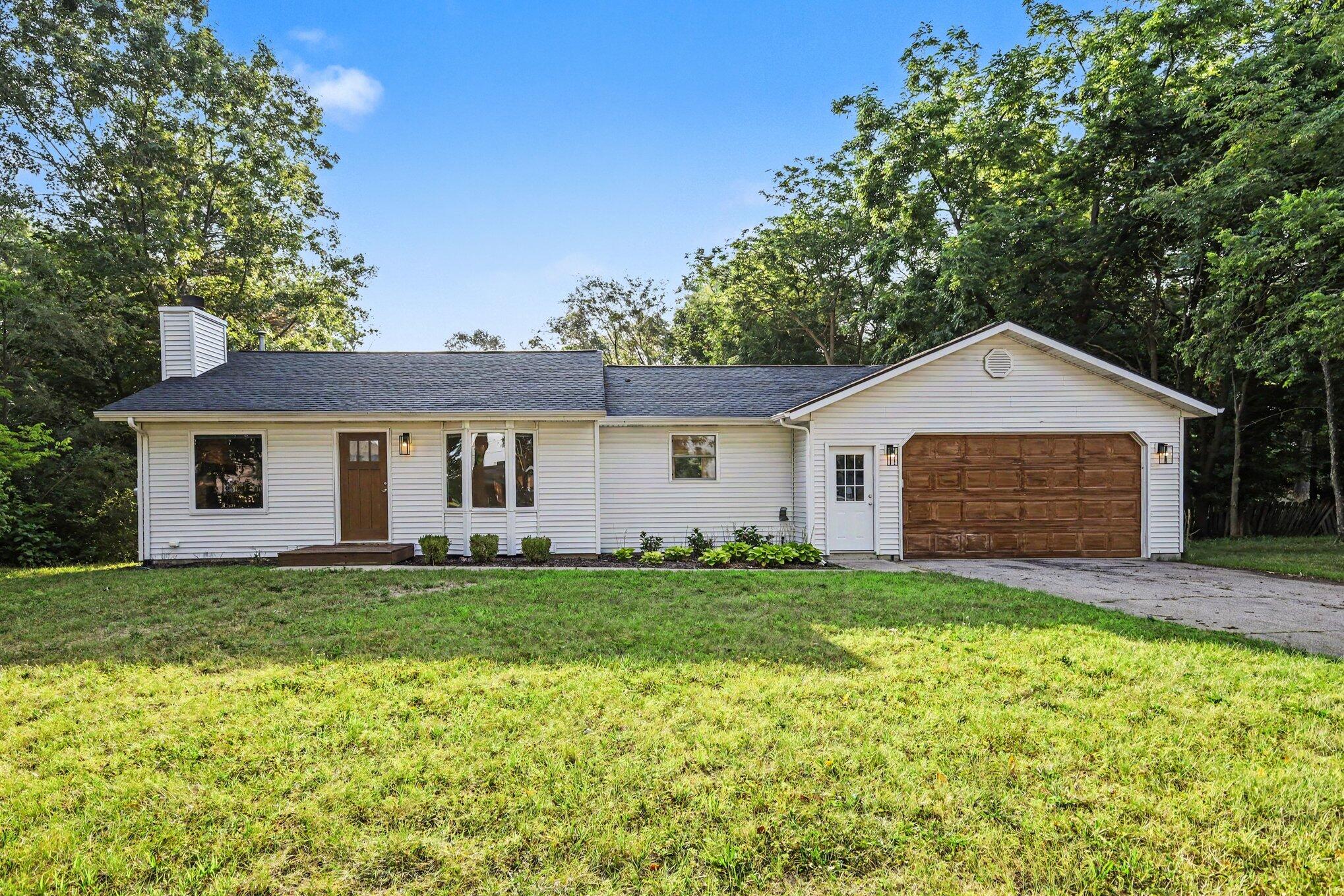 4372 Hunsberger Avenue NE Grand Rapids MI 49525
