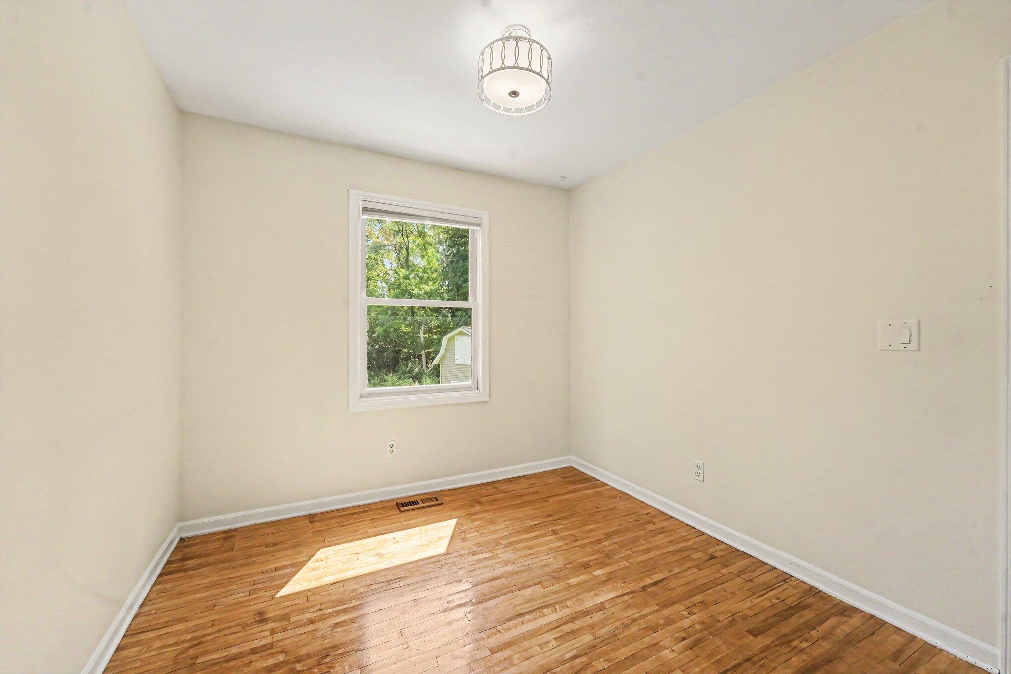 4372 Hunsberger Avenue NE Grand Rapids MI 49525
