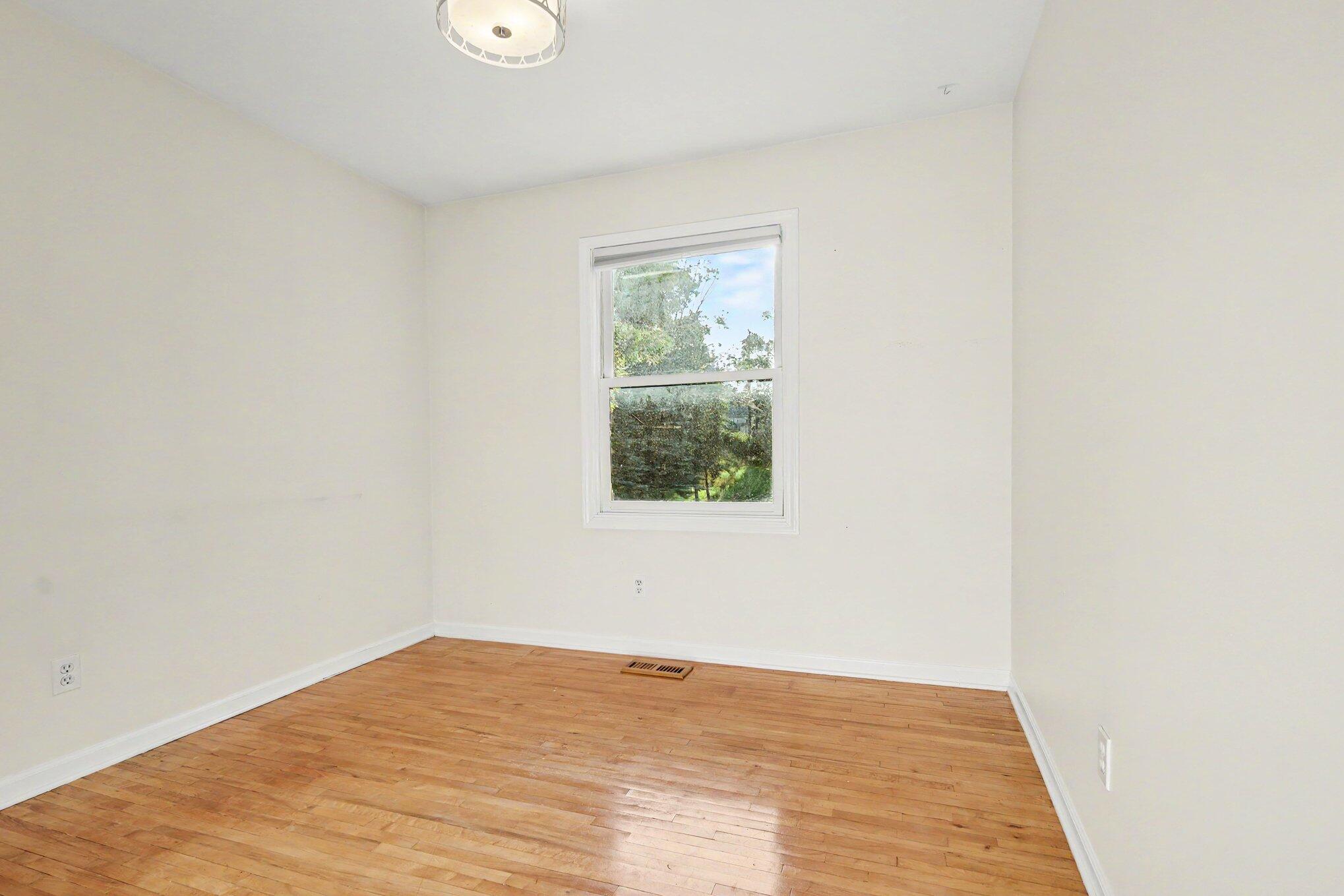 4372 Hunsberger Avenue NE Grand Rapids MI 49525