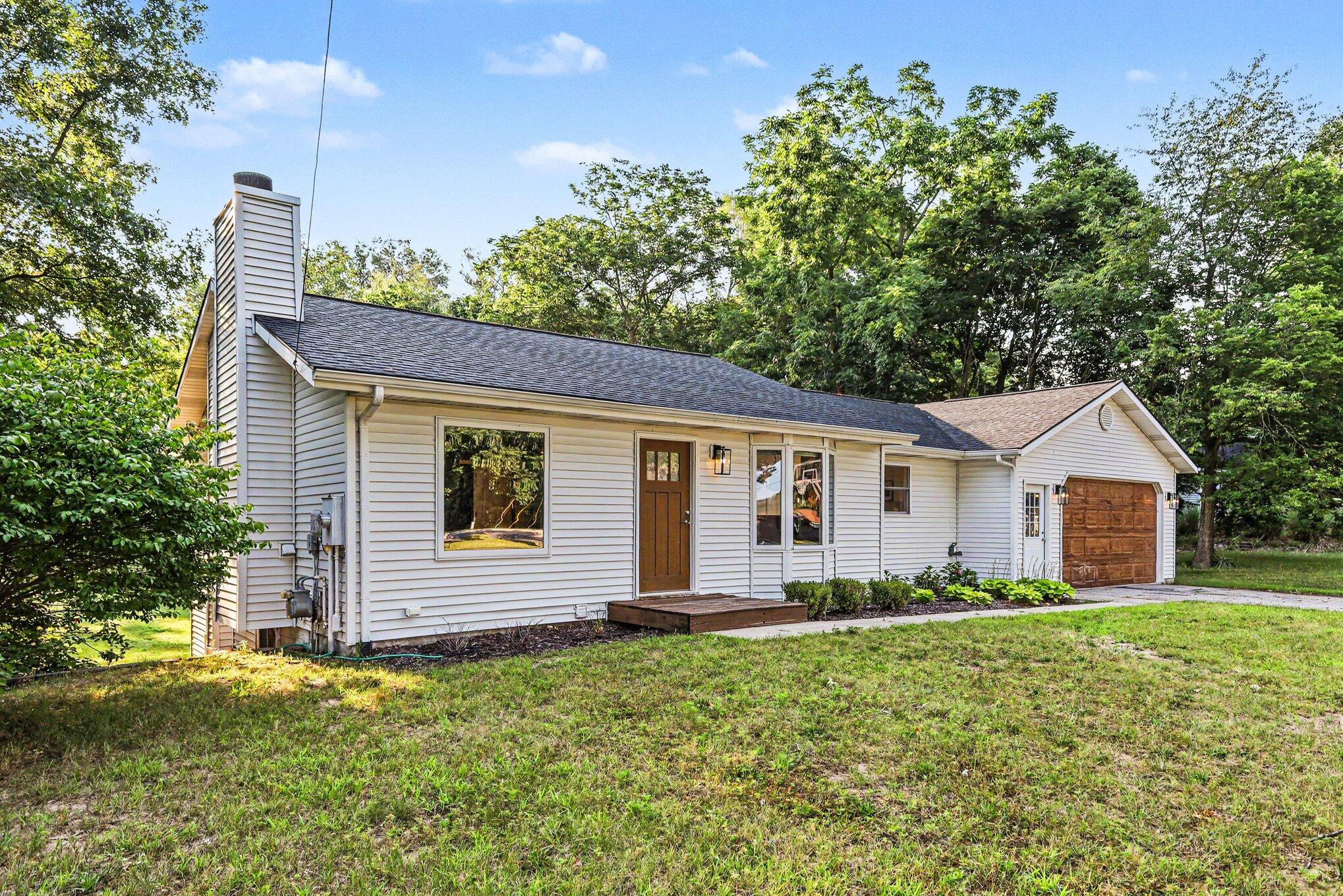 4372 Hunsberger Avenue NE Grand Rapids MI 49525
