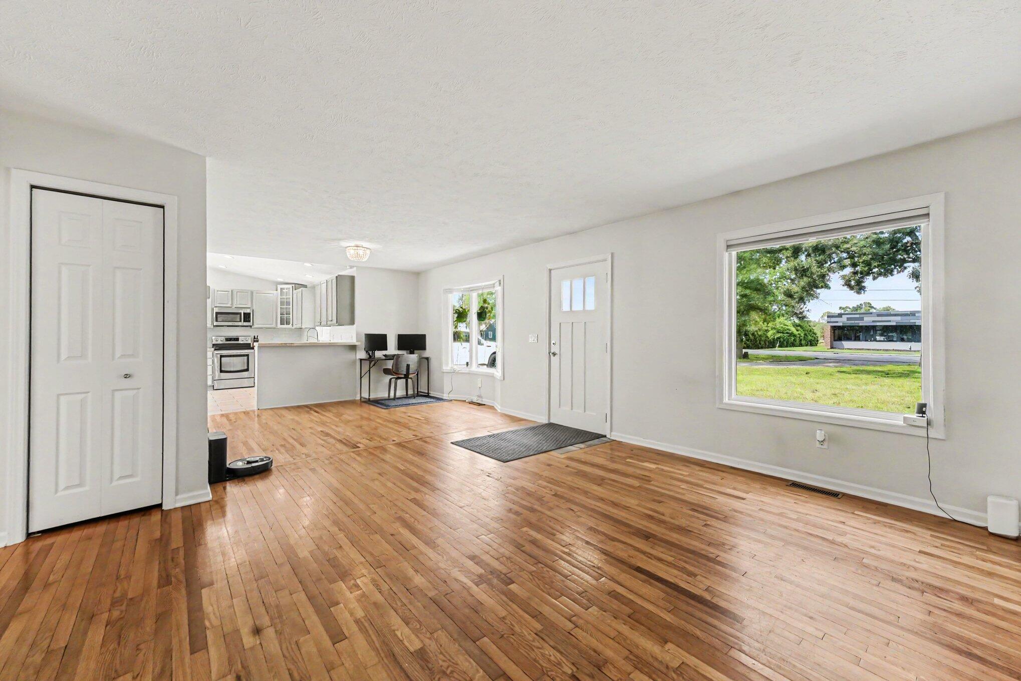 4372 Hunsberger Avenue NE Grand Rapids MI 49525