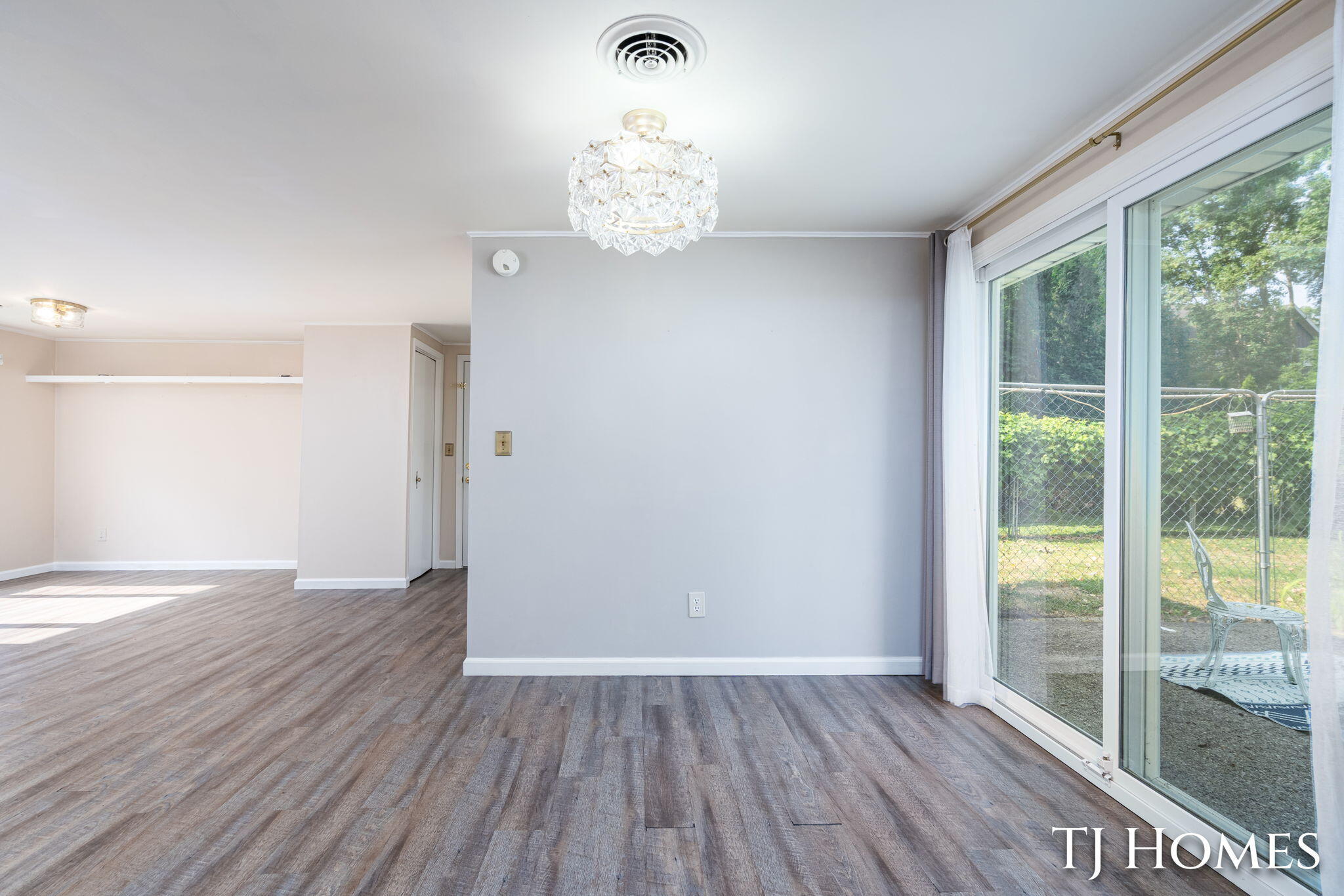2215 Maguire Avenue NE Grand Rapids MI 49525