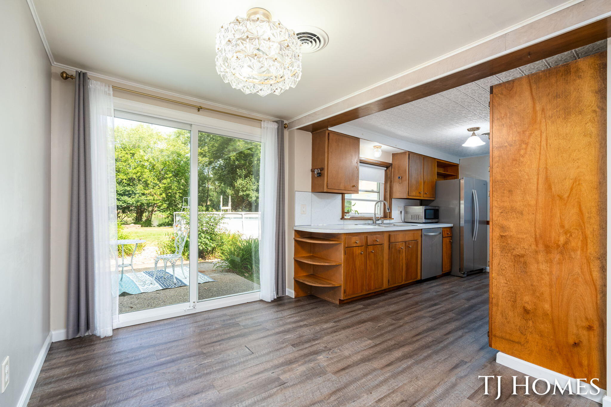 2215 Maguire Avenue NE Grand Rapids MI 49525