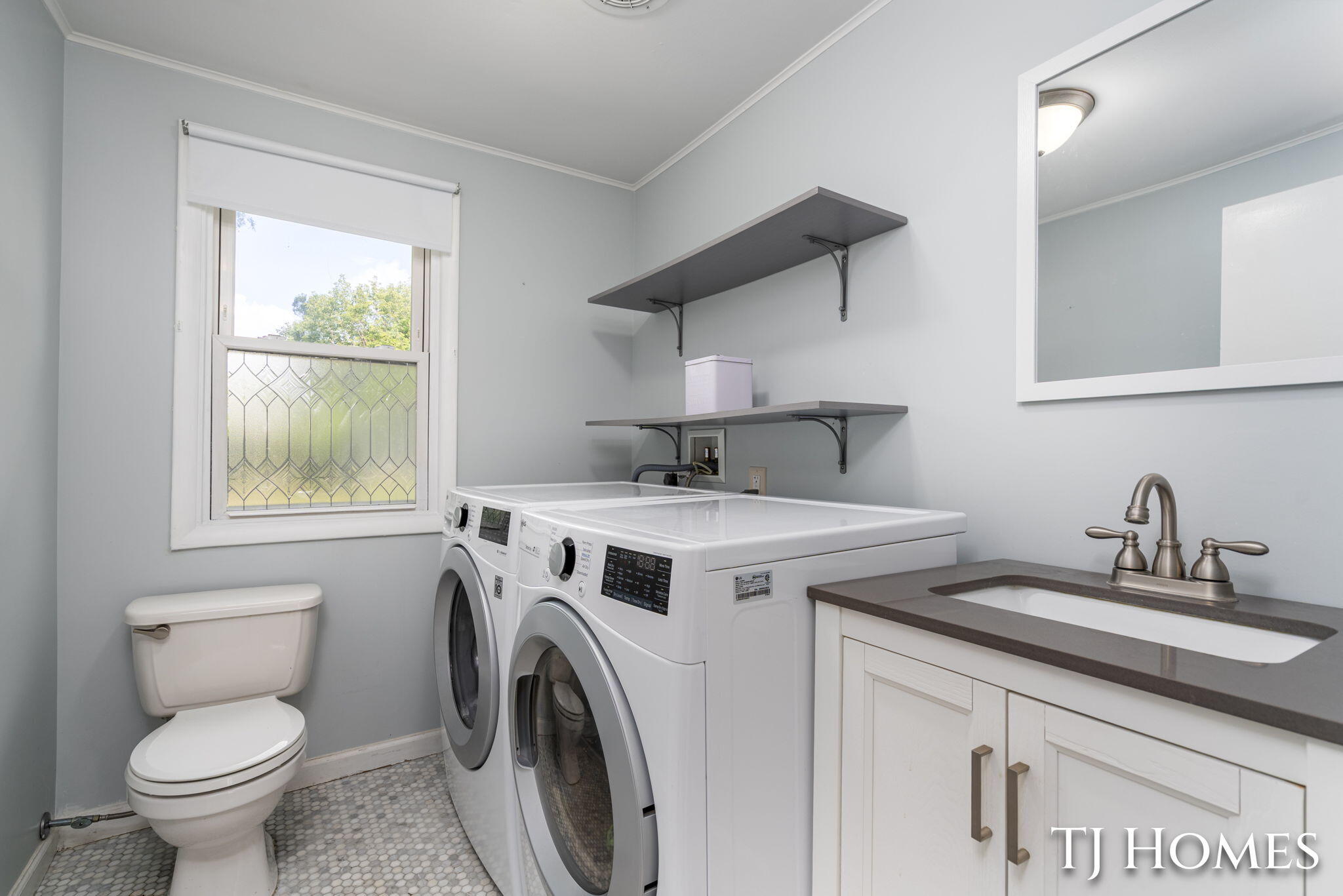 2215 Maguire Avenue NE Grand Rapids MI 49525