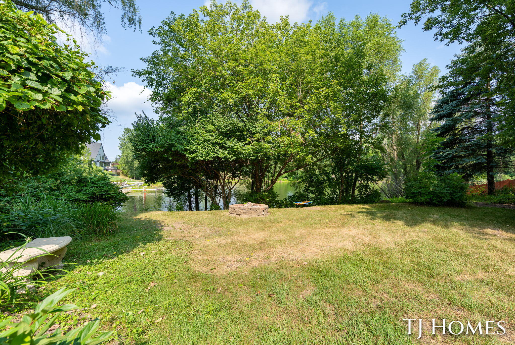 2215 Maguire Avenue NE Grand Rapids MI 49525