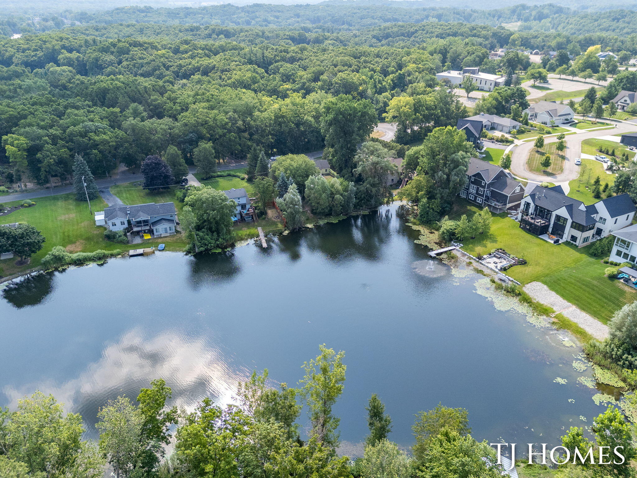 2215 Maguire Avenue NE Grand Rapids MI 49525