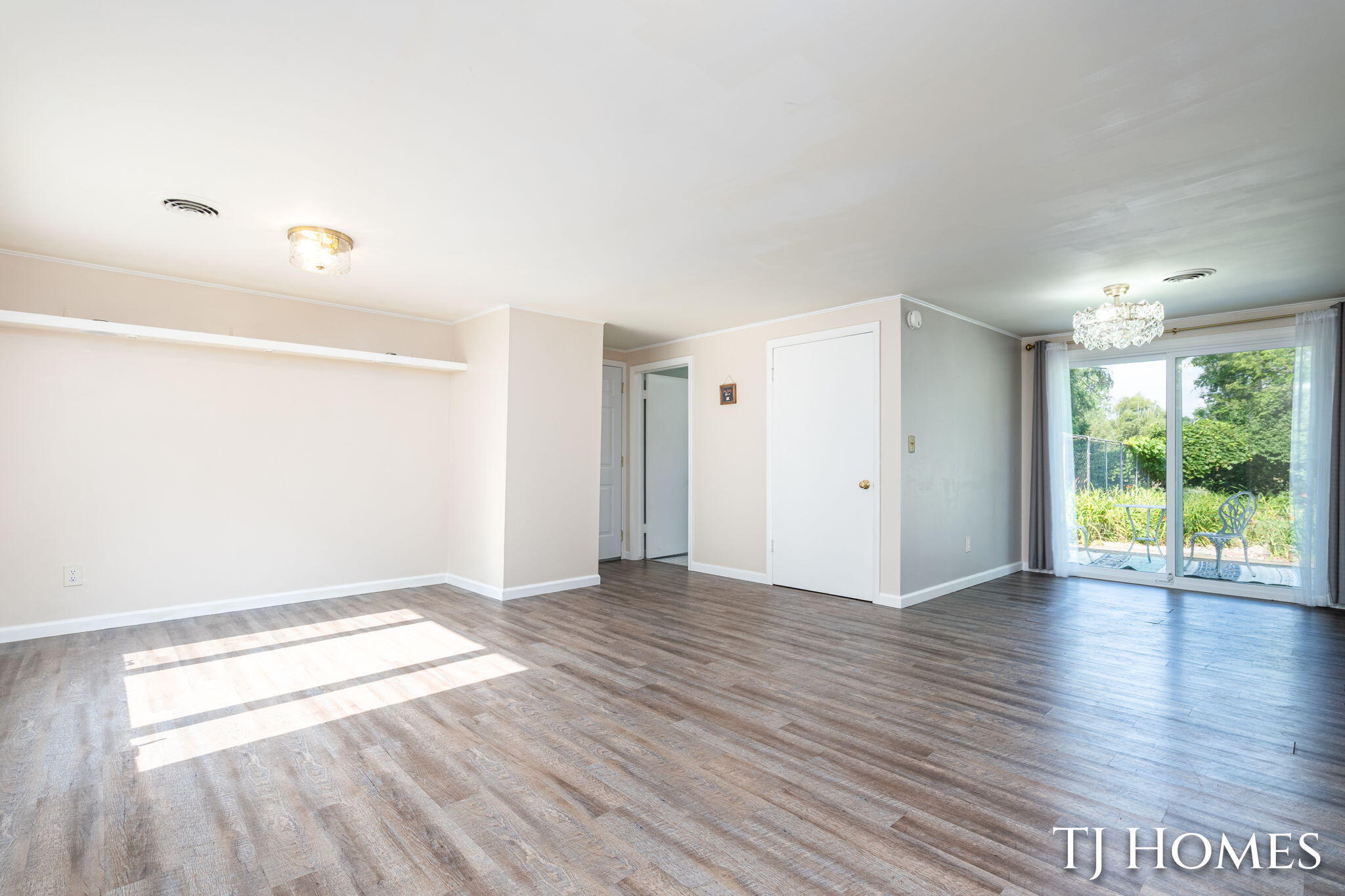2215 Maguire Avenue NE Grand Rapids MI 49525