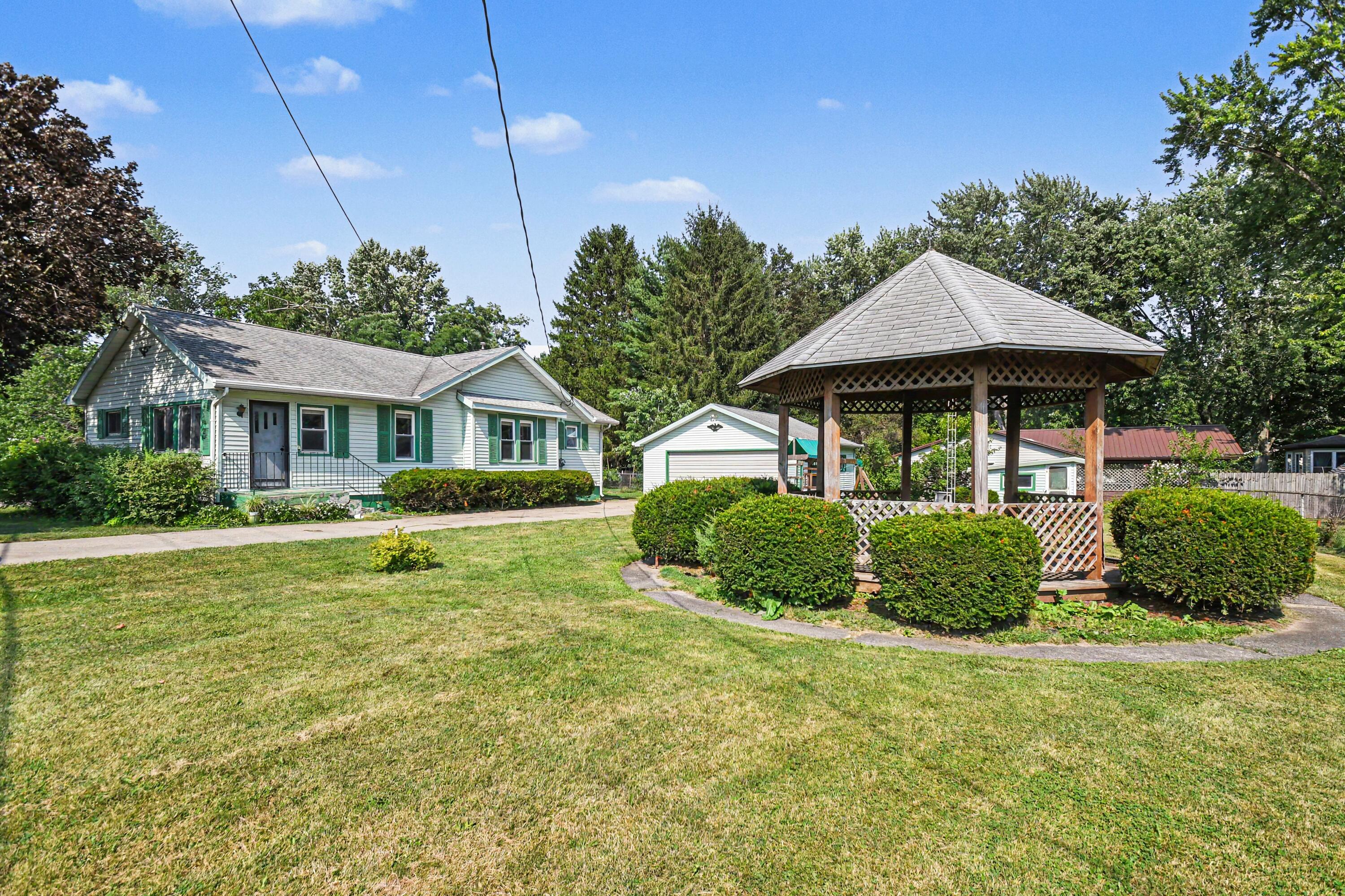 2413 N 5th Street Niles MI 49120