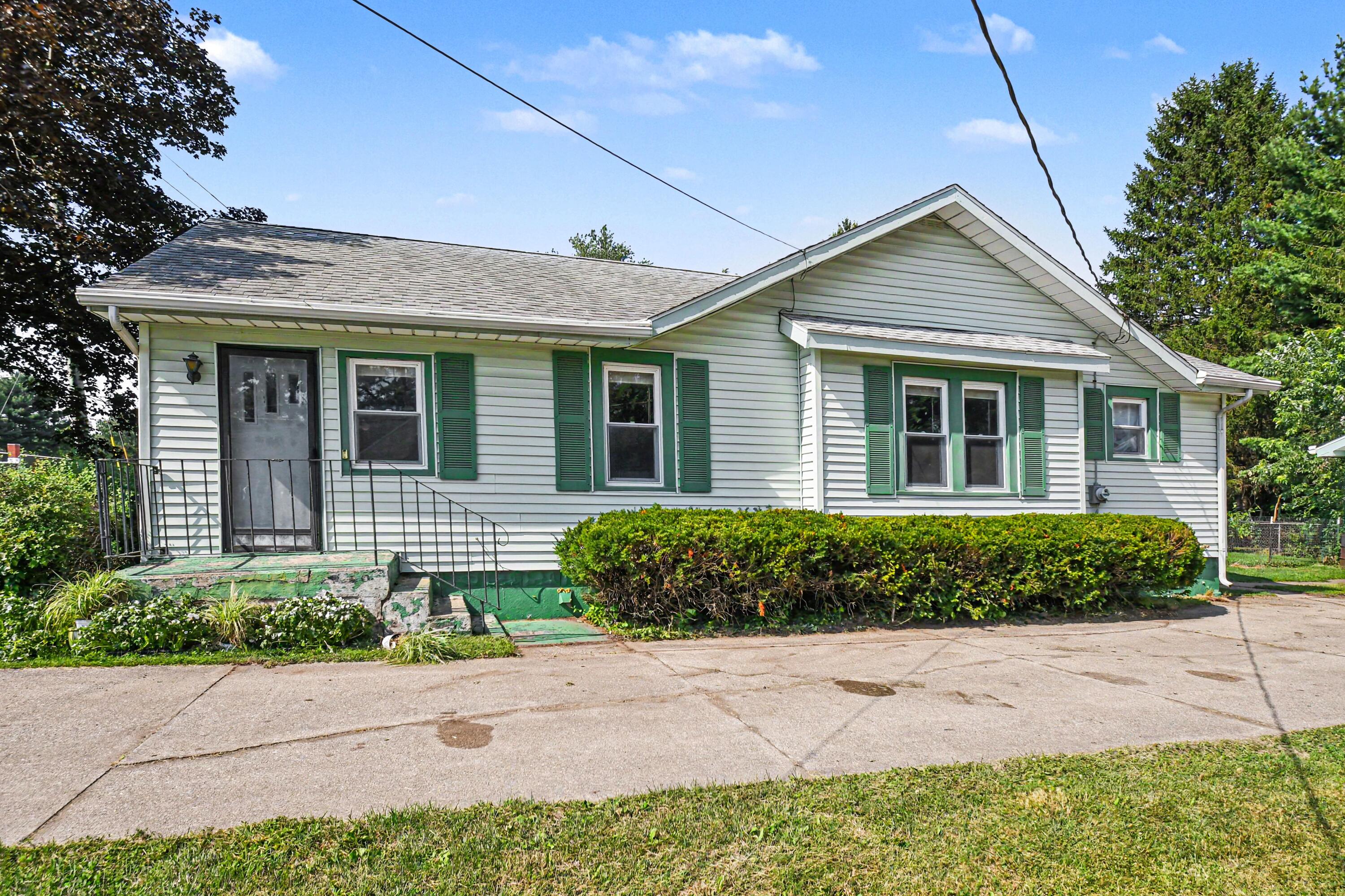 2413 N 5th Street Niles MI 49120