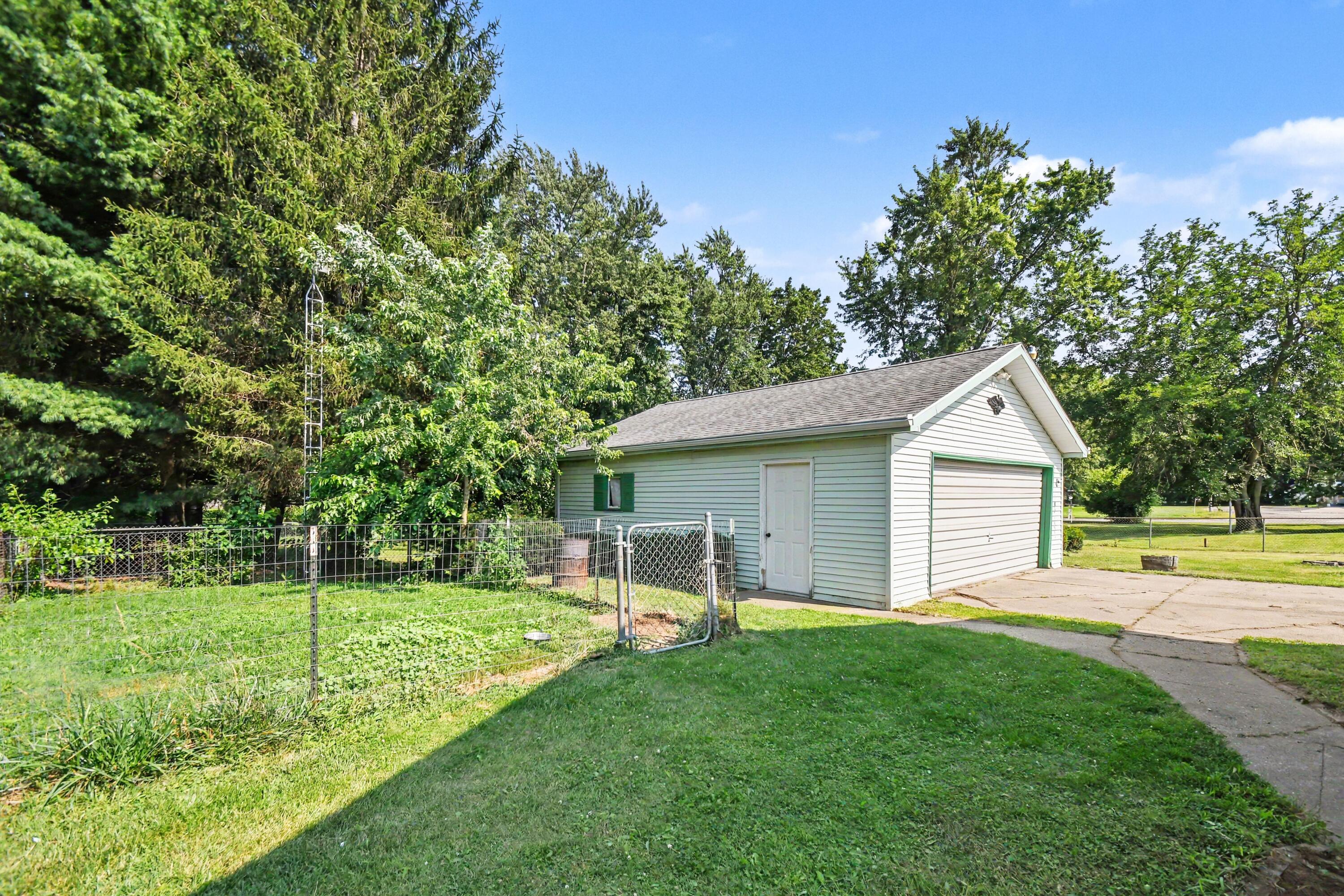 2413 N 5th Street Niles MI 49120