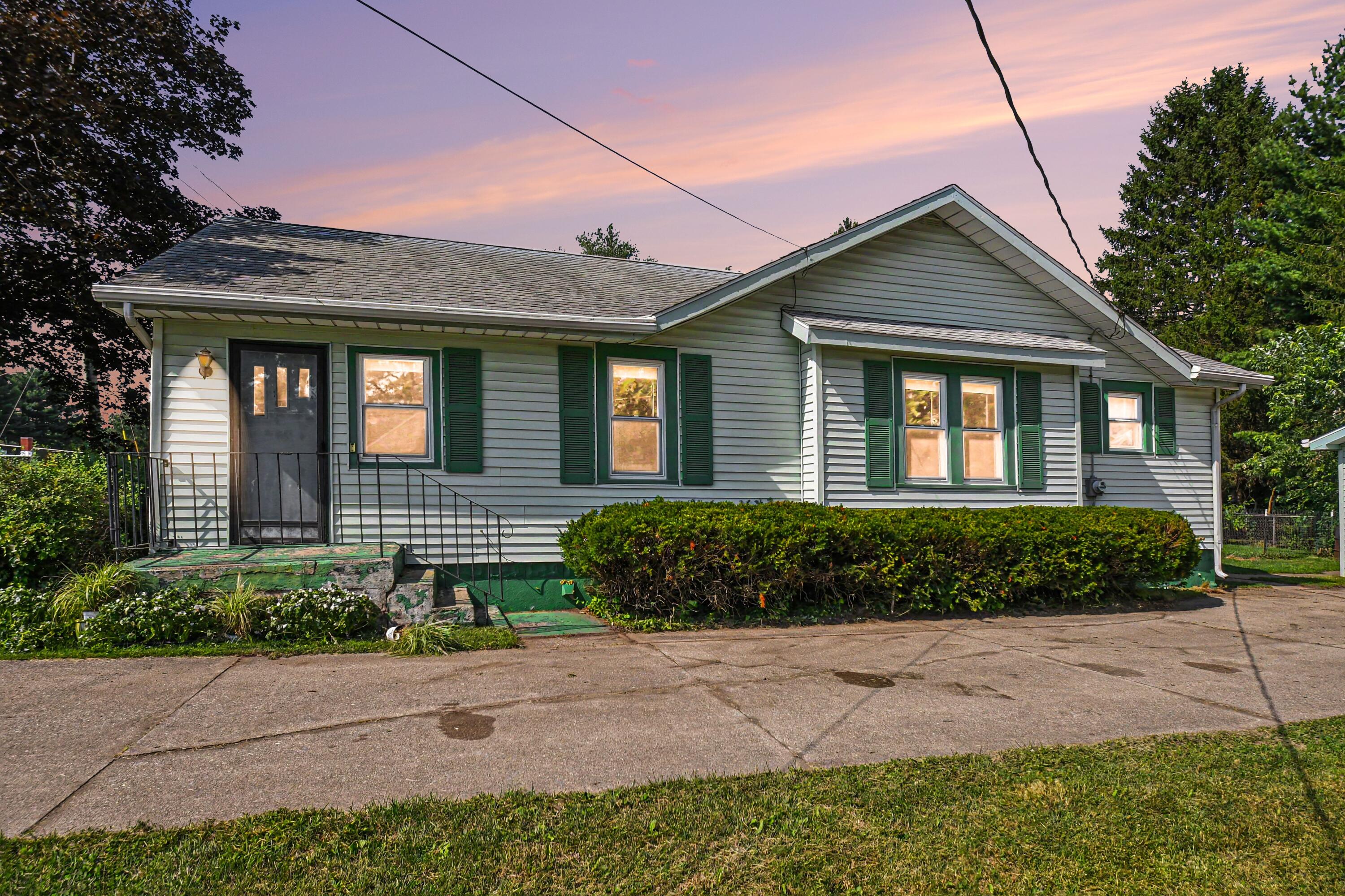 2413 N 5th Street Niles MI 49120