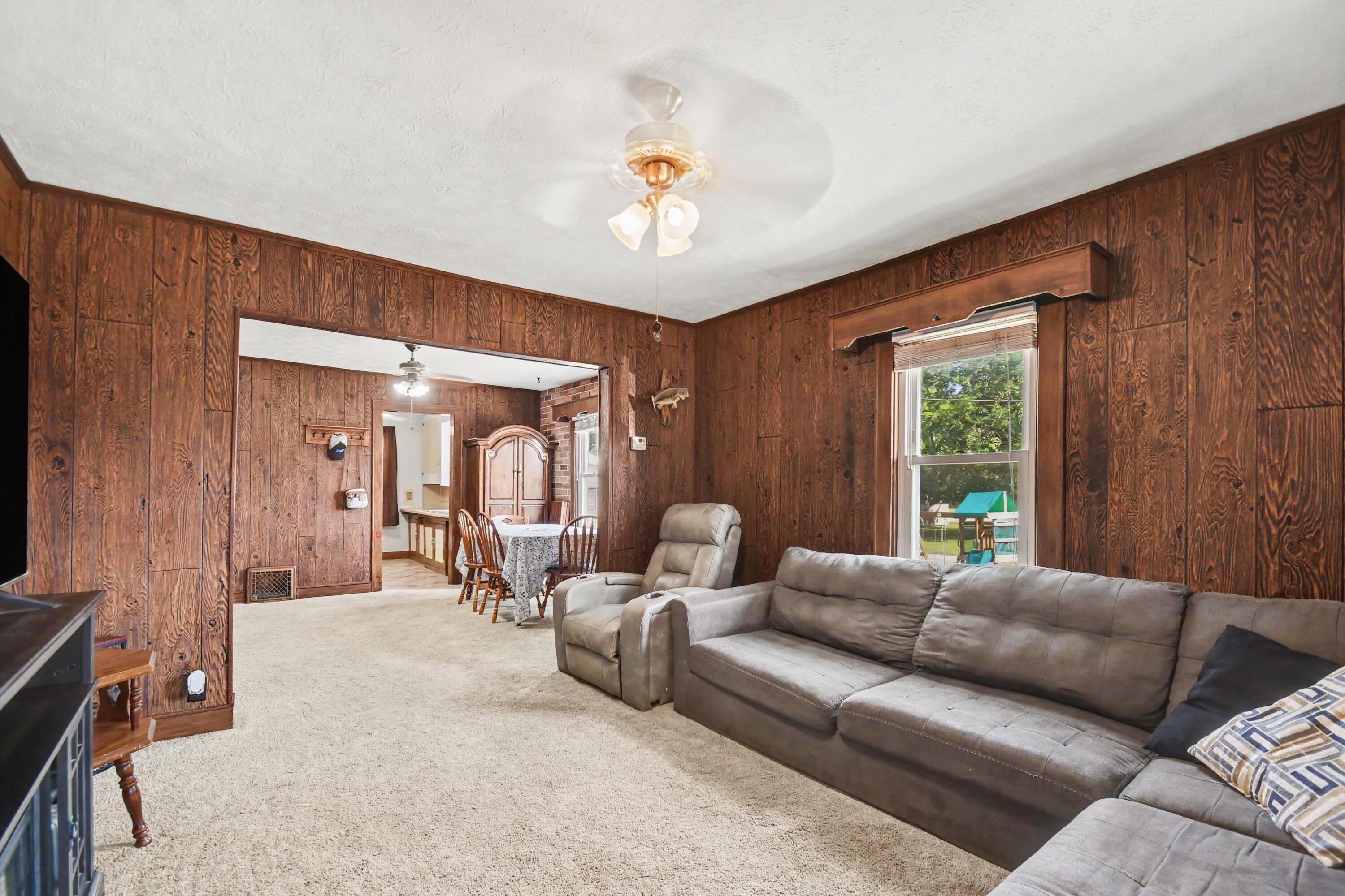 2413 N 5th Street Niles MI 49120
